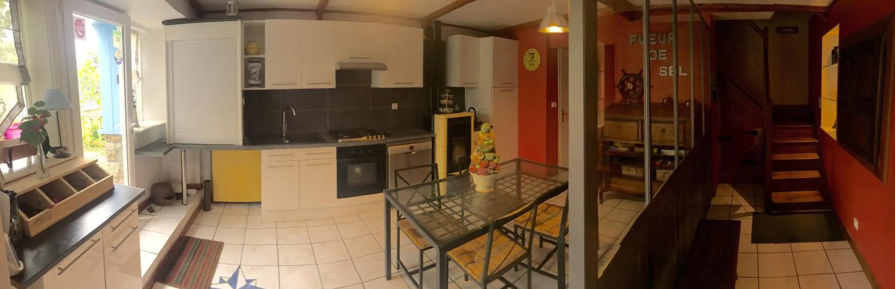 Communal kitchen in Chambres d'Hôtes Fleur de Sel