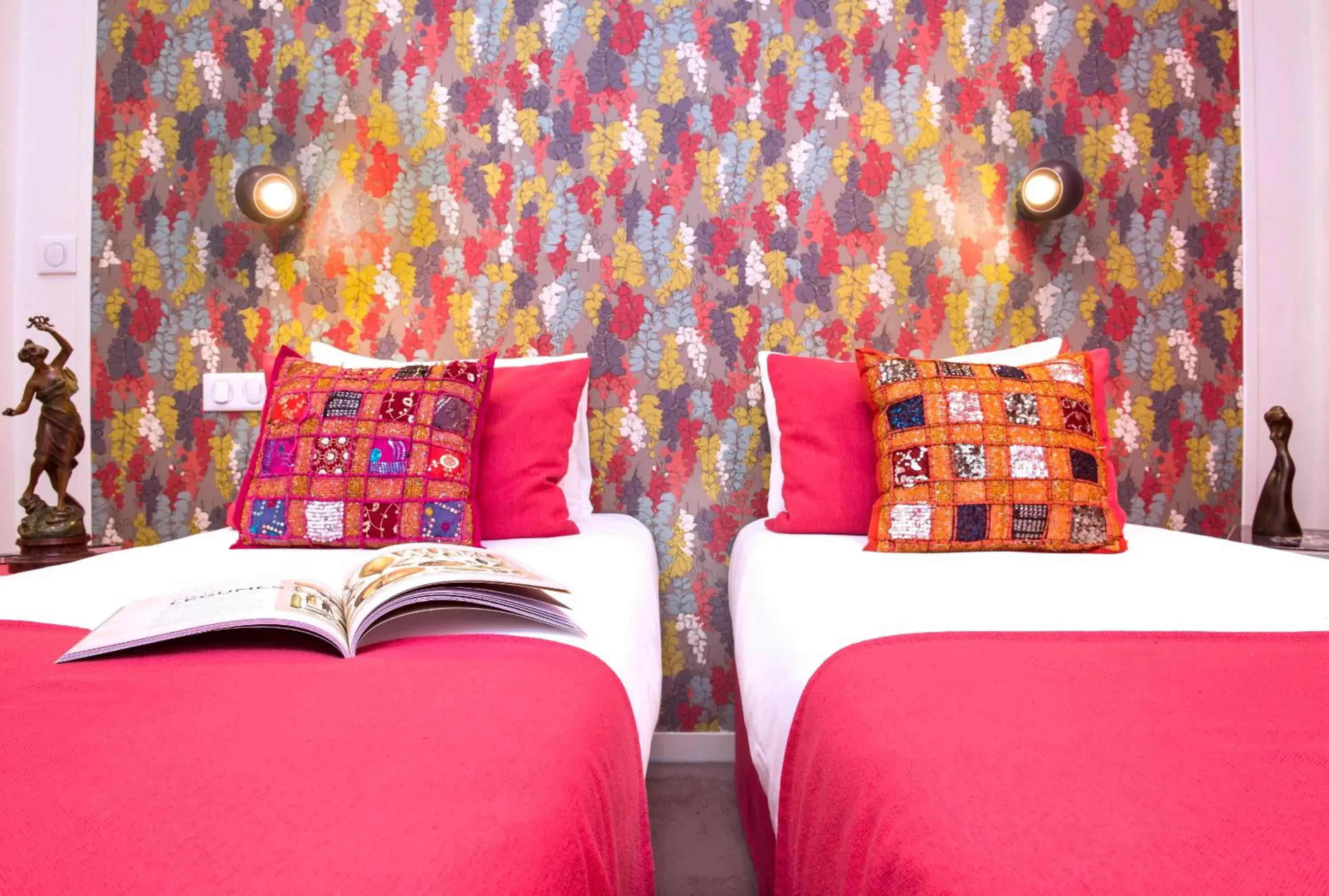 Comfort Twin Room in Hôtel Villa Bohème Comfort Twin Room in Hôtel Villa Bohème