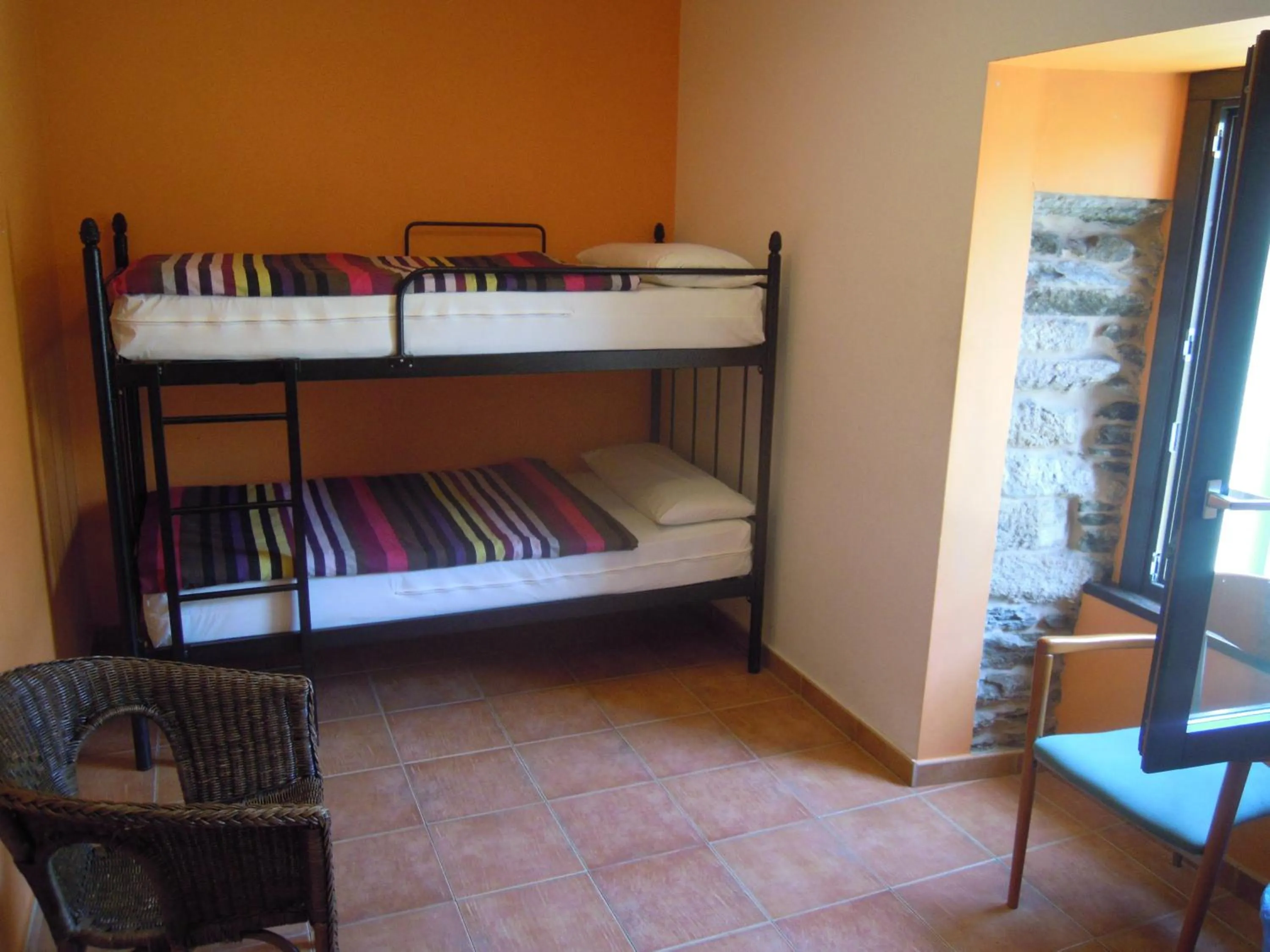Photo of the whole room, Bed in Albergue O Durmiñento