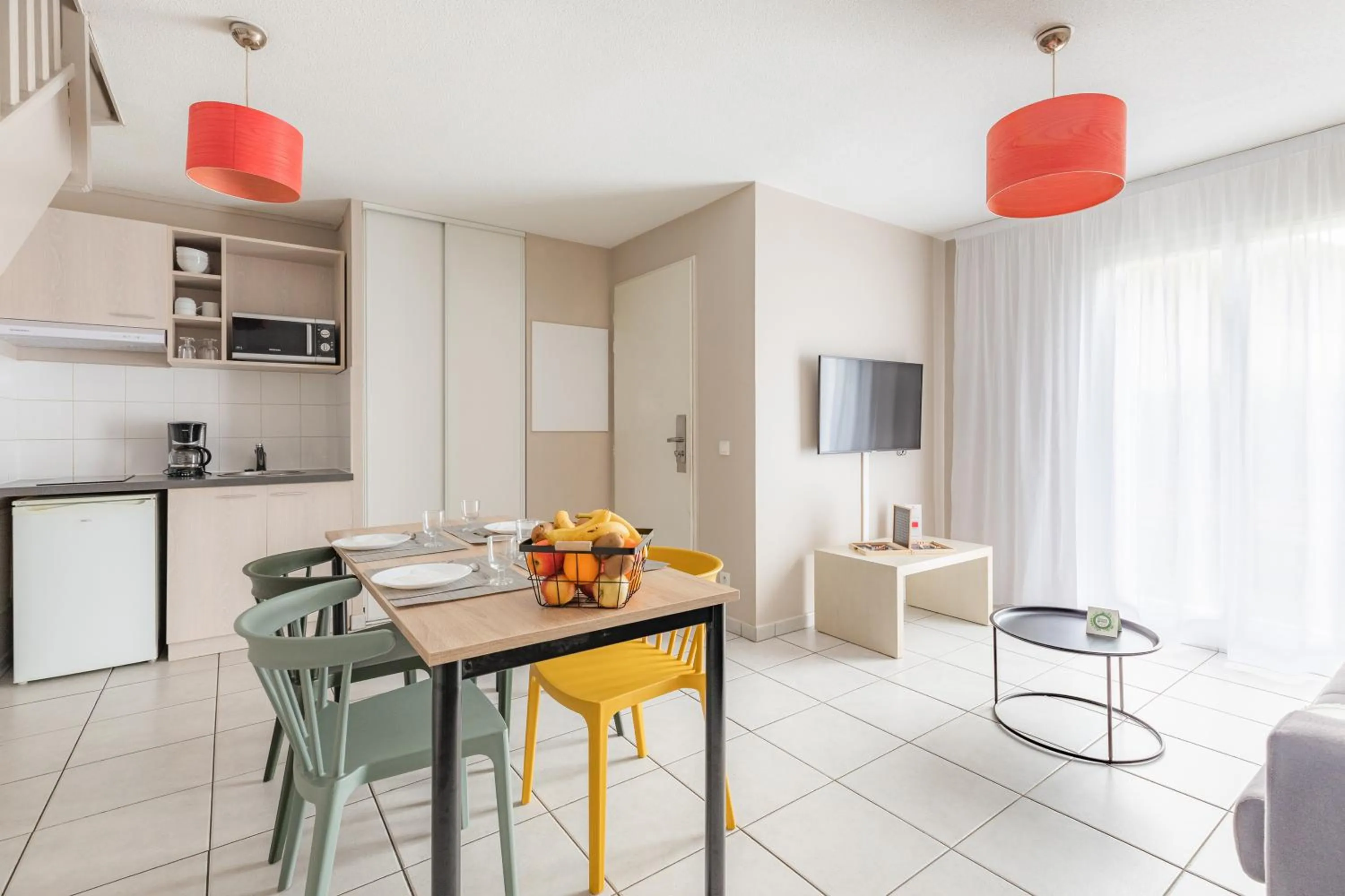 TV and multimedia in Appart'City Classic Bordeaux Aéroport St Jean D'Illac