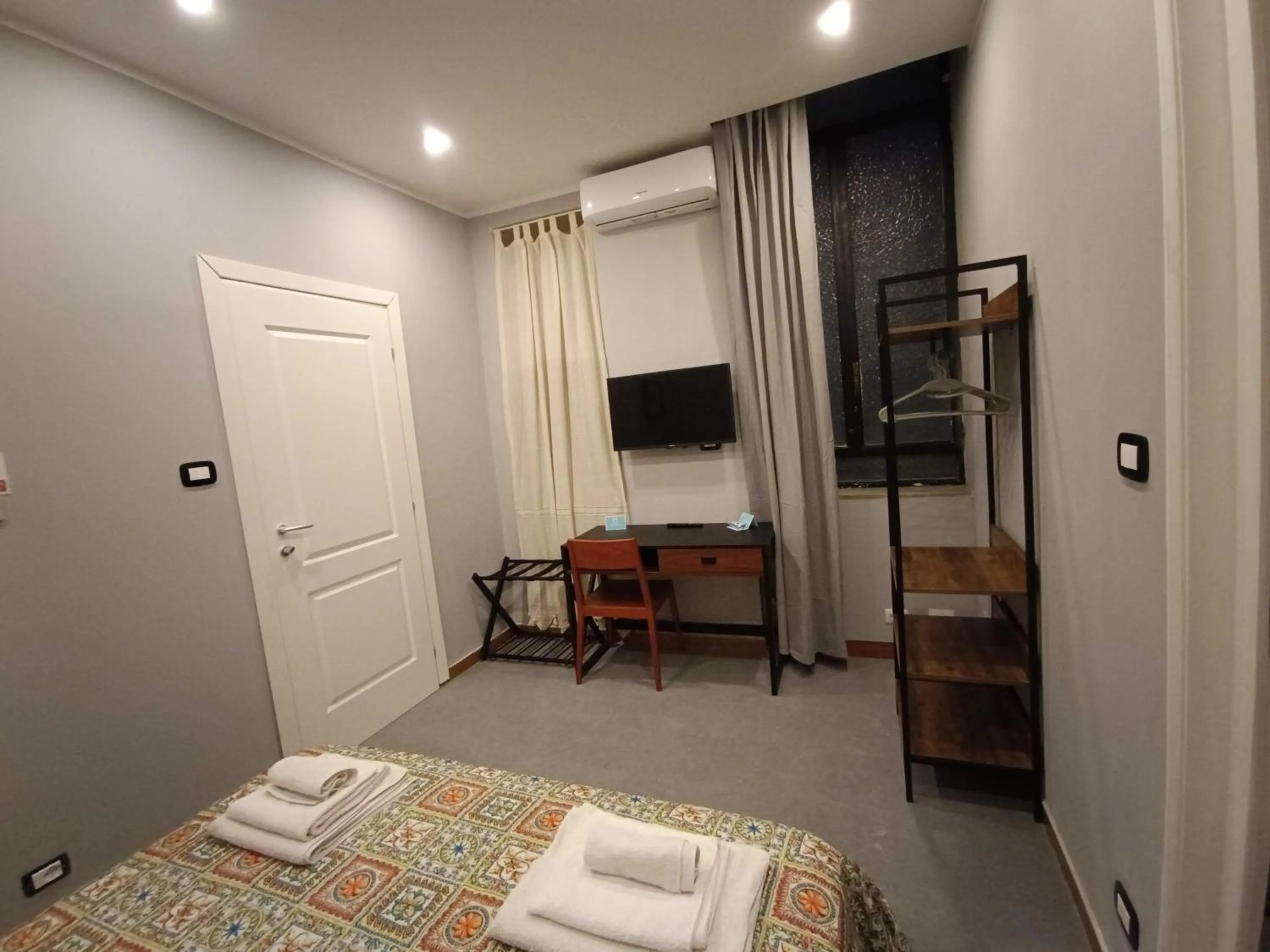 Bedroom, Bed in Genio del Porto - Mabbonath