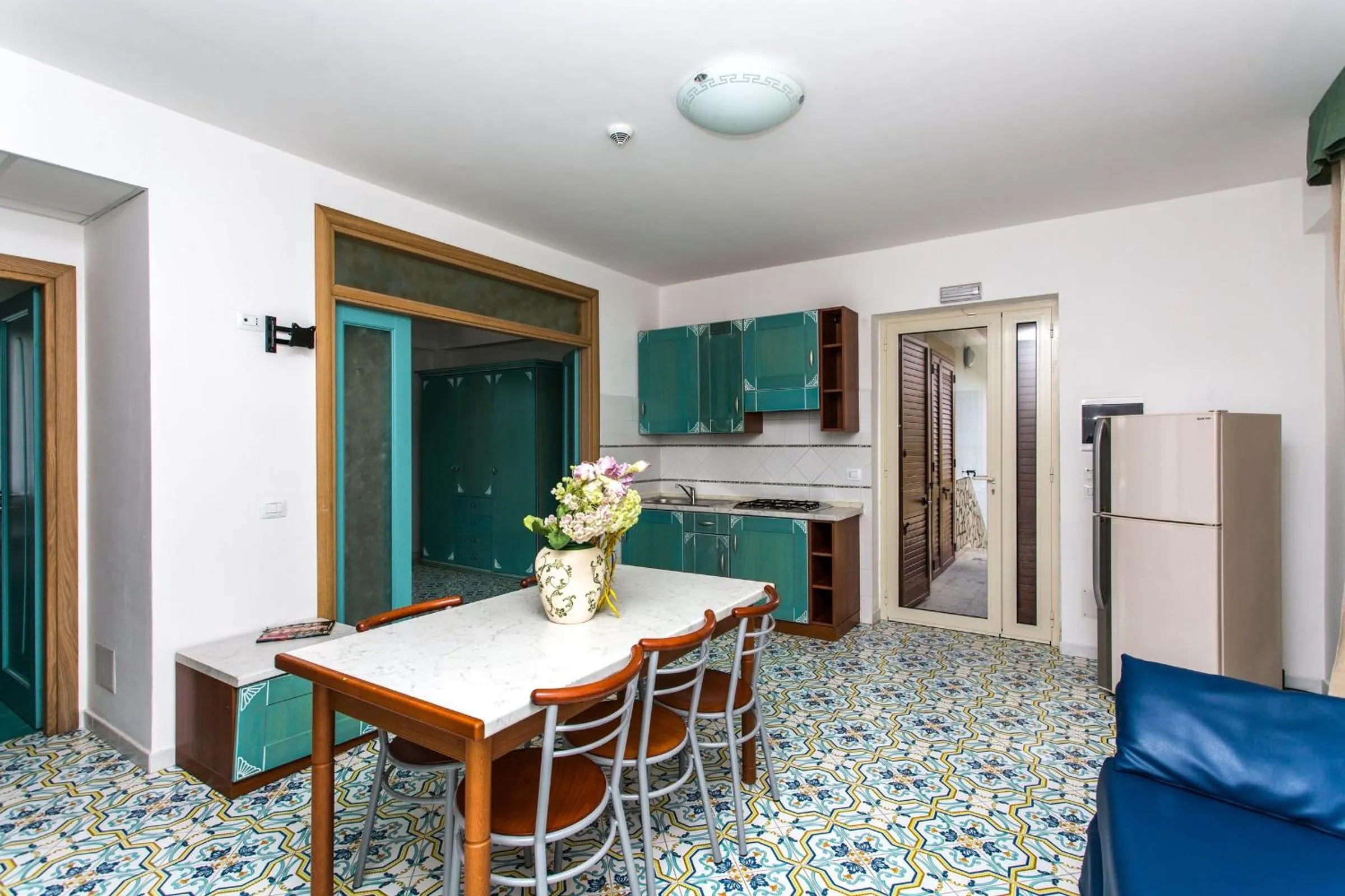 Kitchen or kitchenette in Club Residence La Castellana Mare