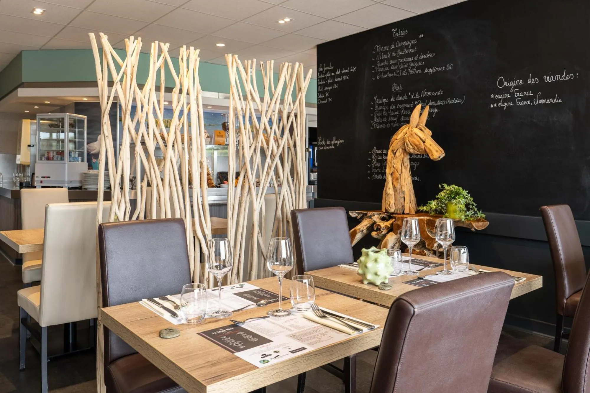 Restaurant/places to eat in Logis Hôtel Restaurant Le Sainte Mère