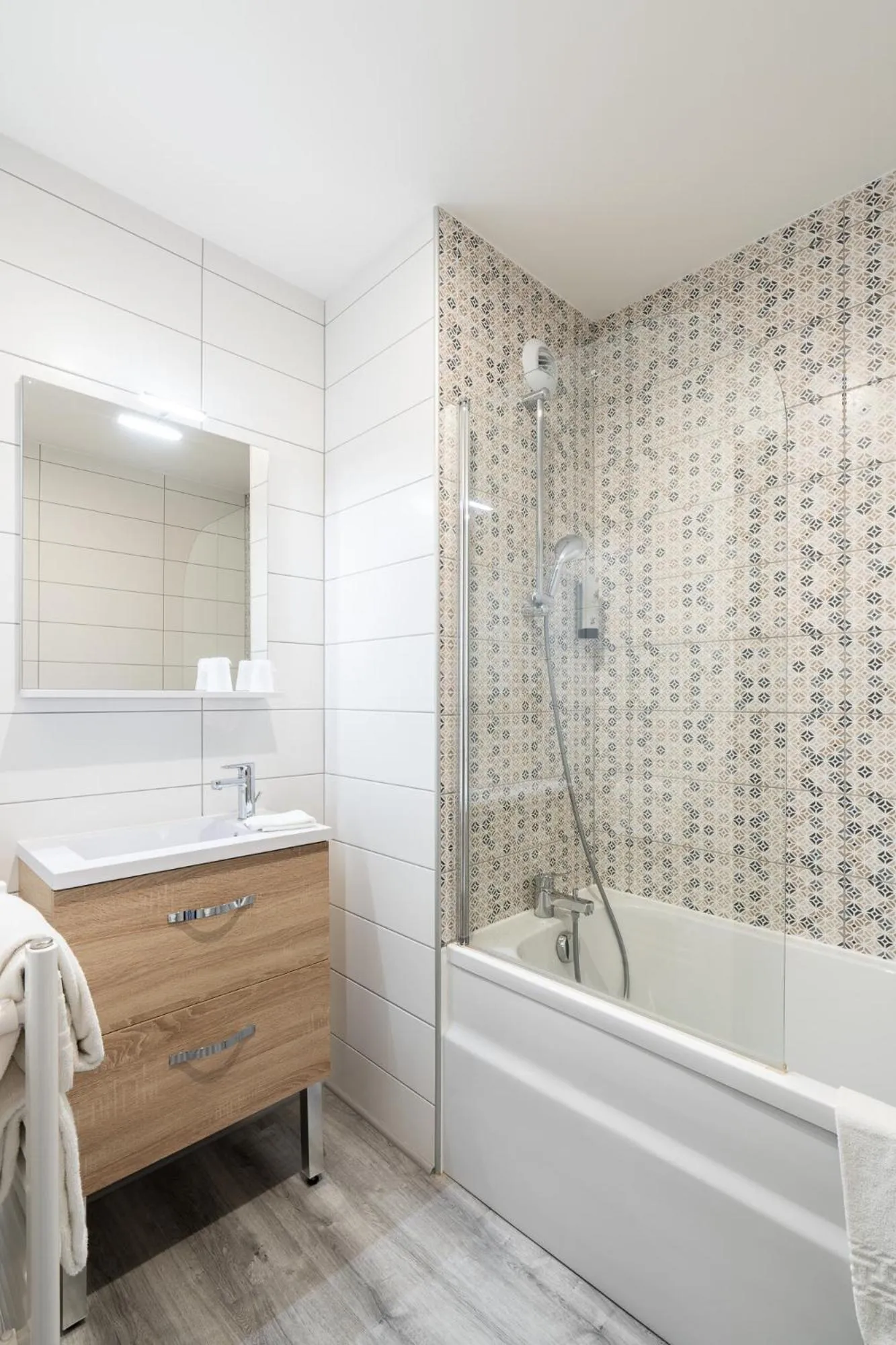 Bathroom in Logis Hôtel Restaurant Le Sainte Mère