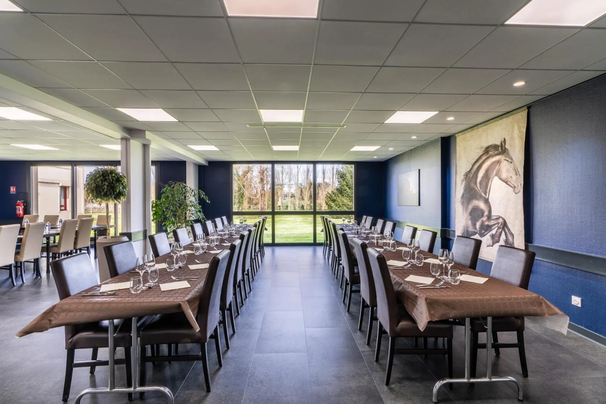 Banquet/Function facilities in Logis Hôtel Restaurant Le Sainte Mère