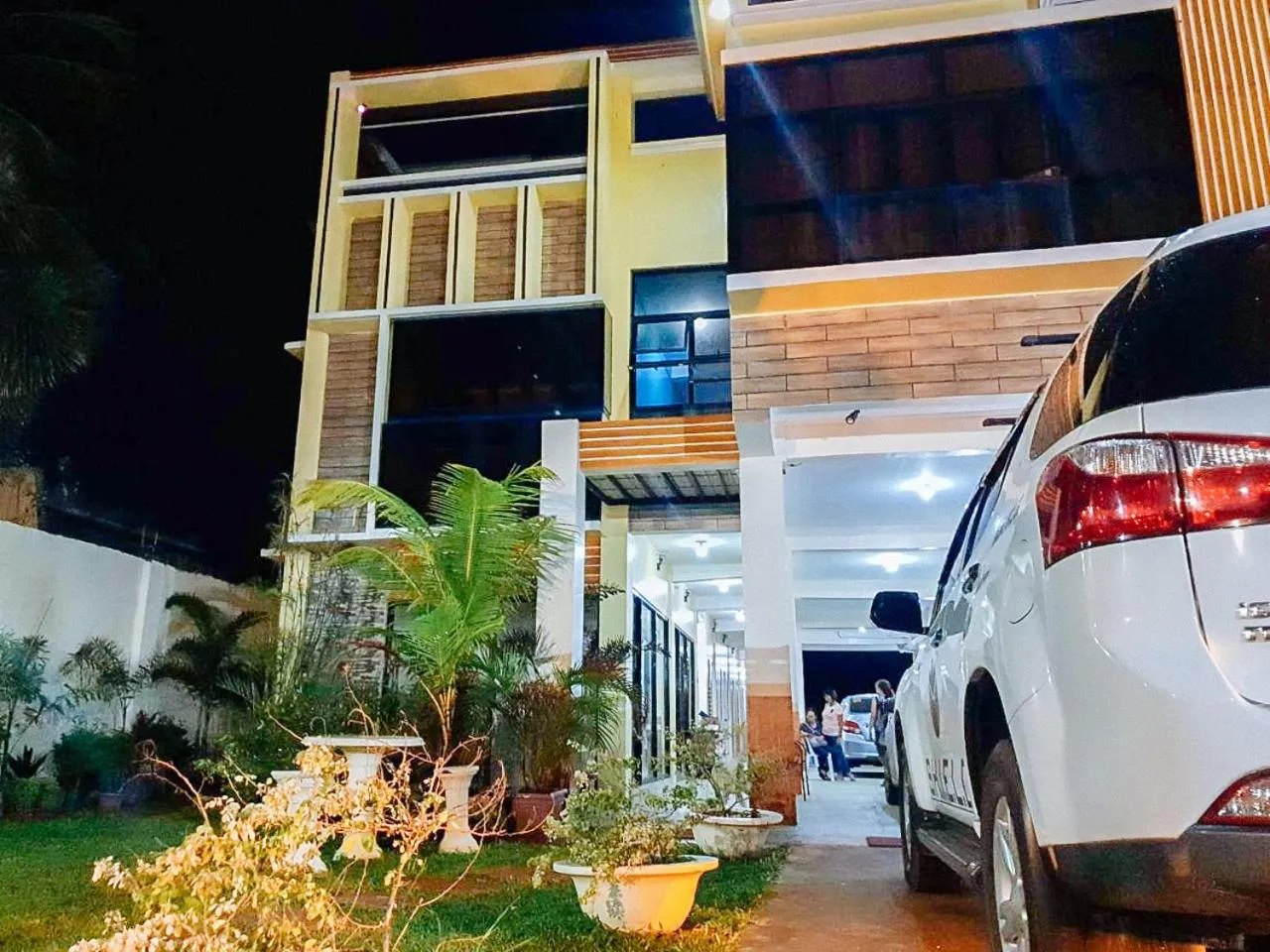 Property Building in RedDoorz near SGM Condotel Villa Beach Iloilo