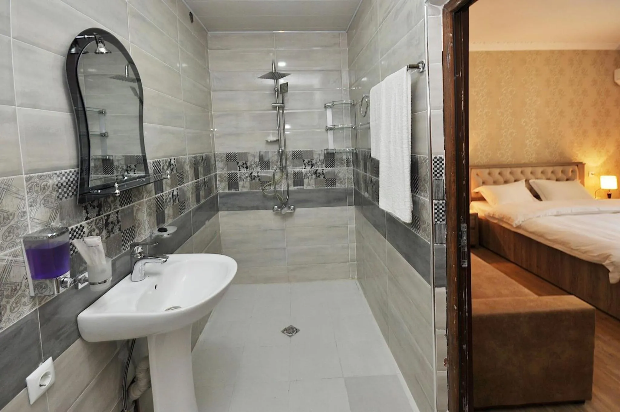 Bathroom, Bed in BERIKA HOUSE