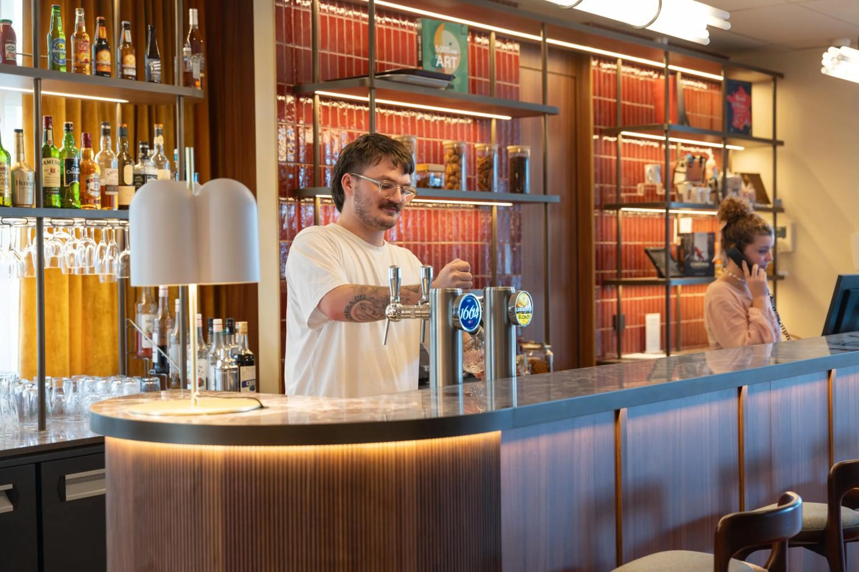 Lounge or bar in Novotel Nantes Centre Bord de Loire