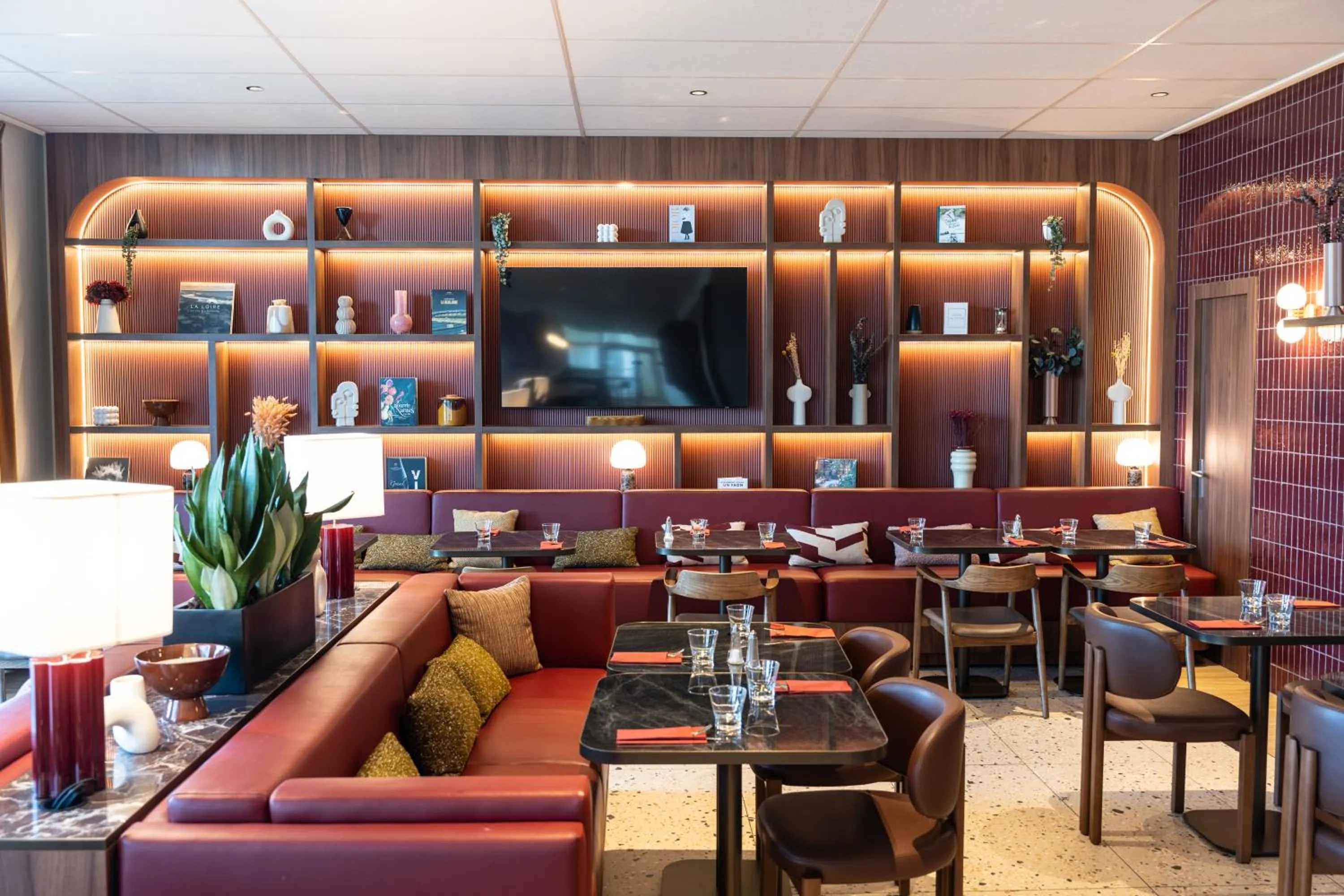 Restaurant/places to eat in Novotel Nantes Centre Bord de Loire