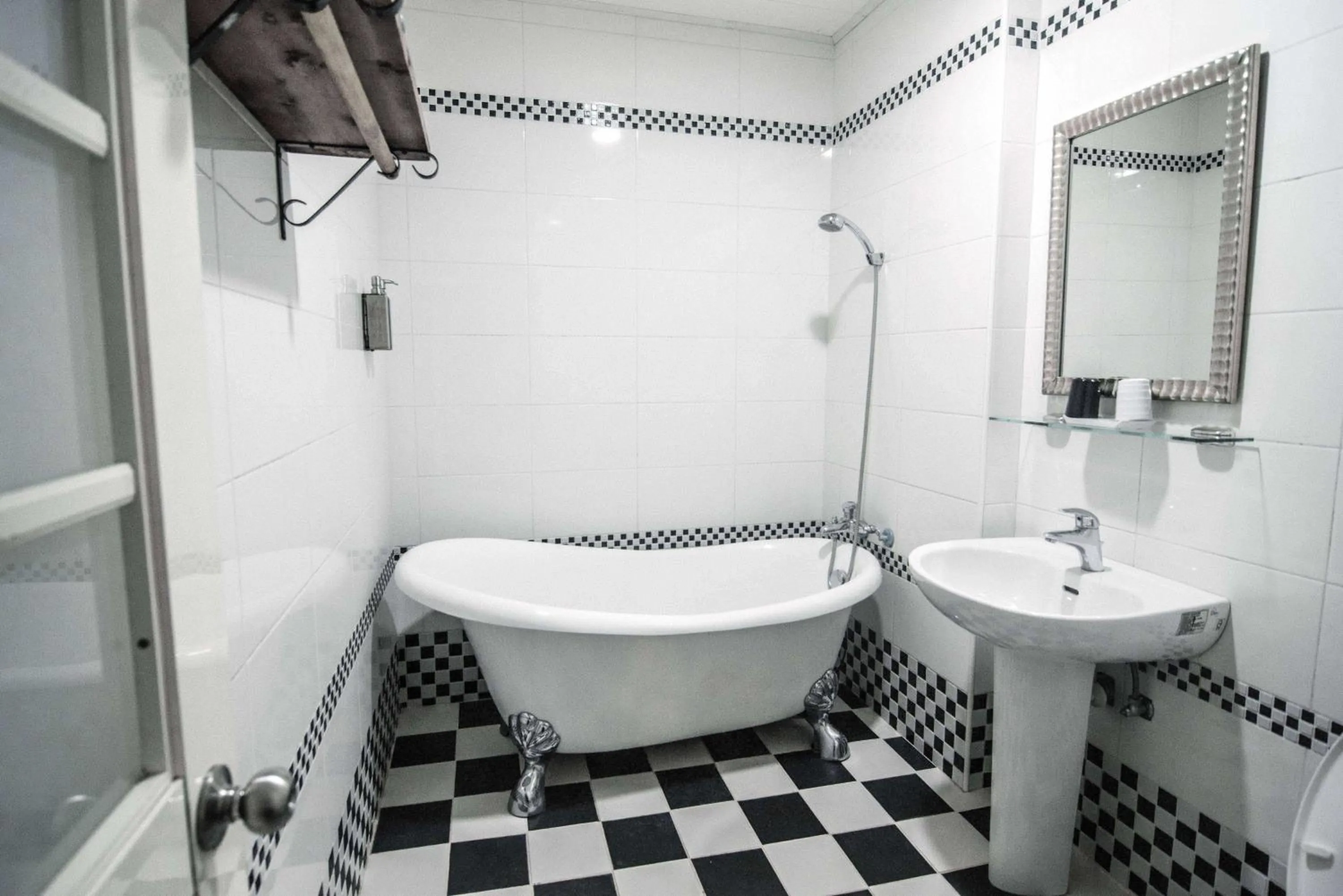 Bathroom in Seville Countrified B&B