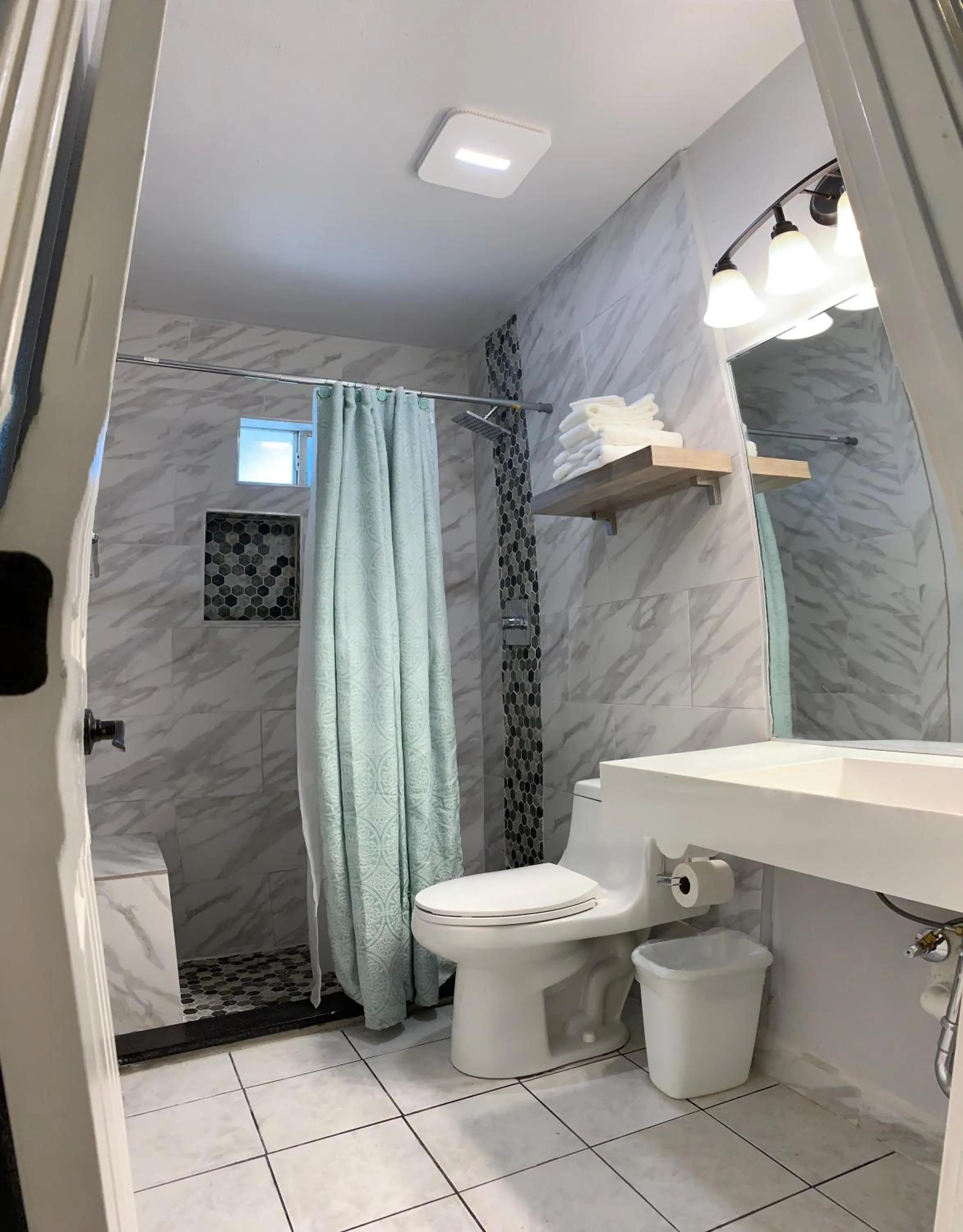 Bathroom in The Peahen House