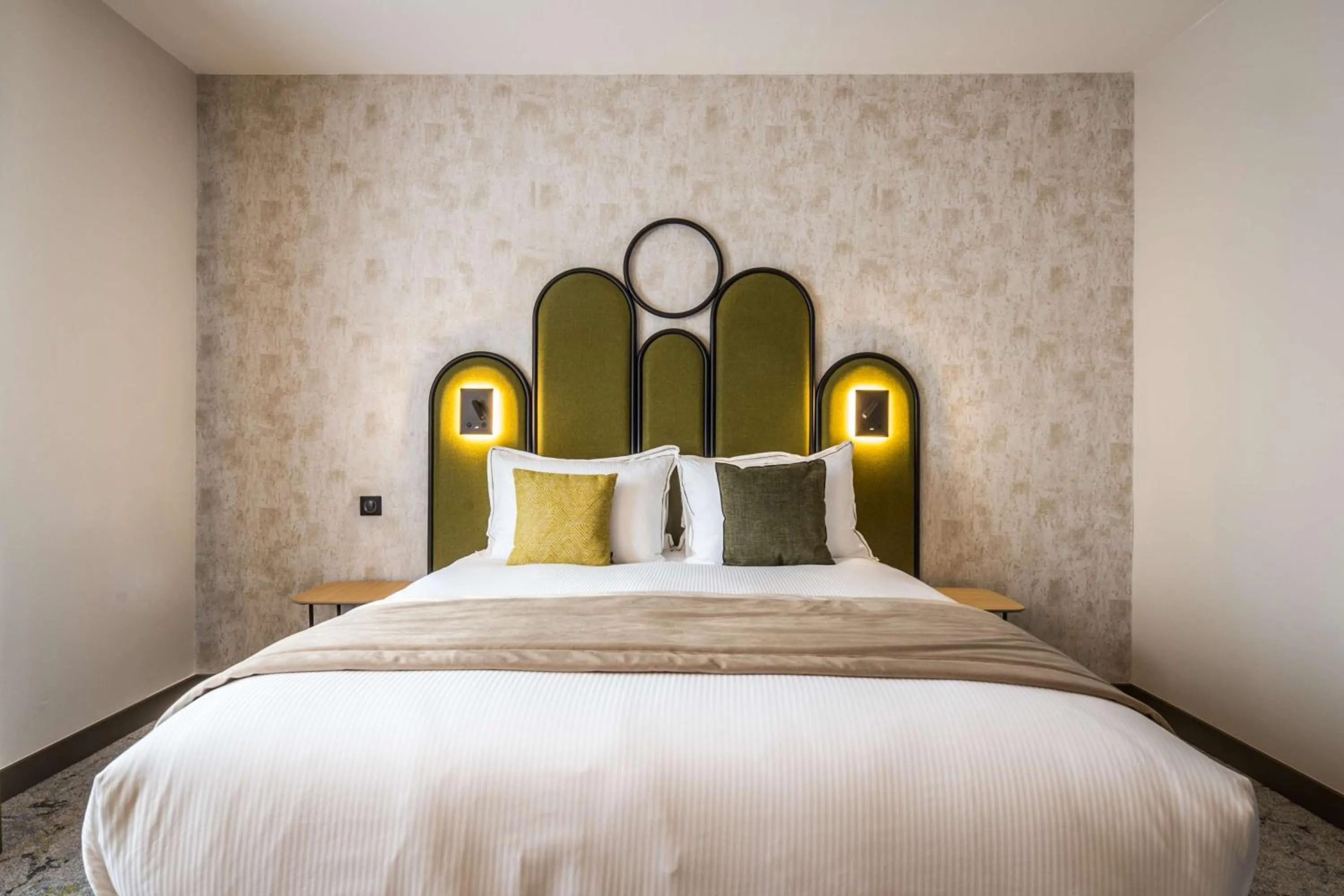 Bedroom, Bed in Best Western Le Relais du Vigneron