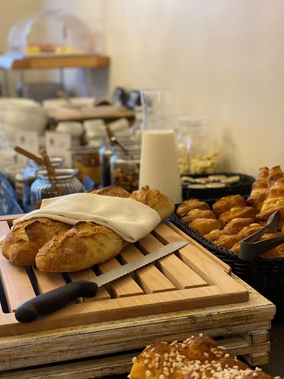 Continental breakfast in Best Western Le Relais du Vigneron