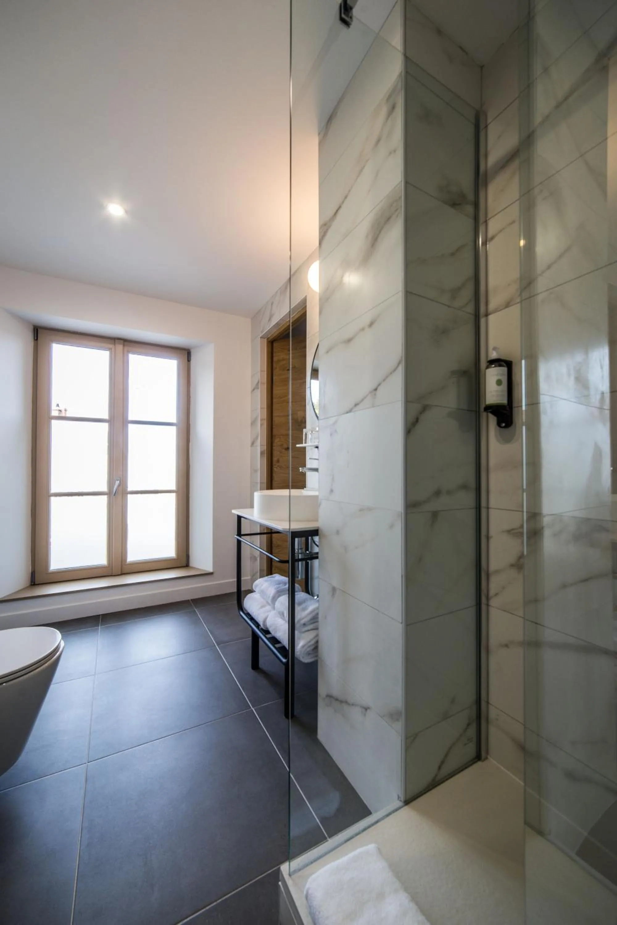 Bathroom in Best Western Le Relais du Vigneron