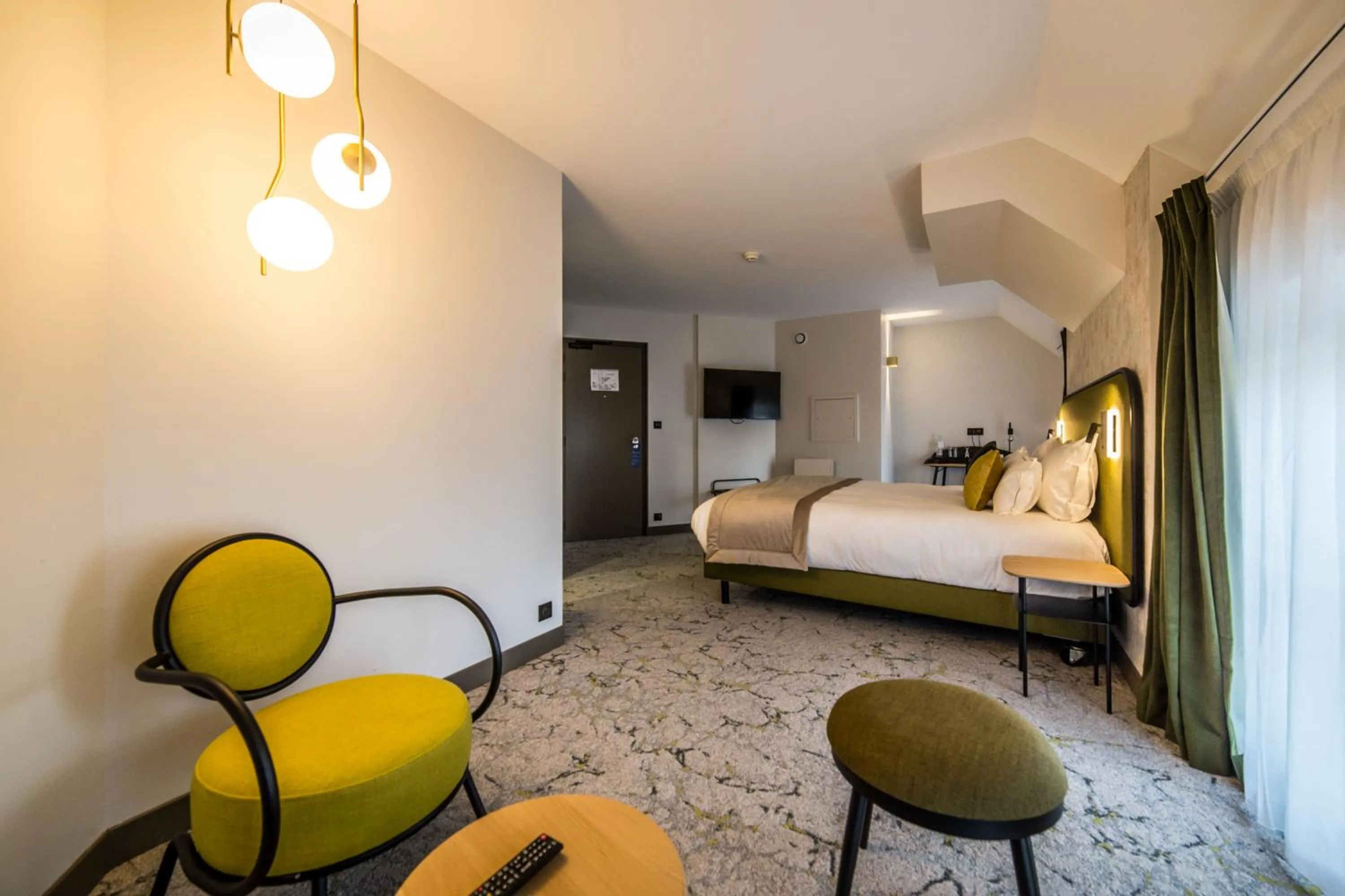 Photo of the whole room, Bed in Best Western Le Relais du Vigneron