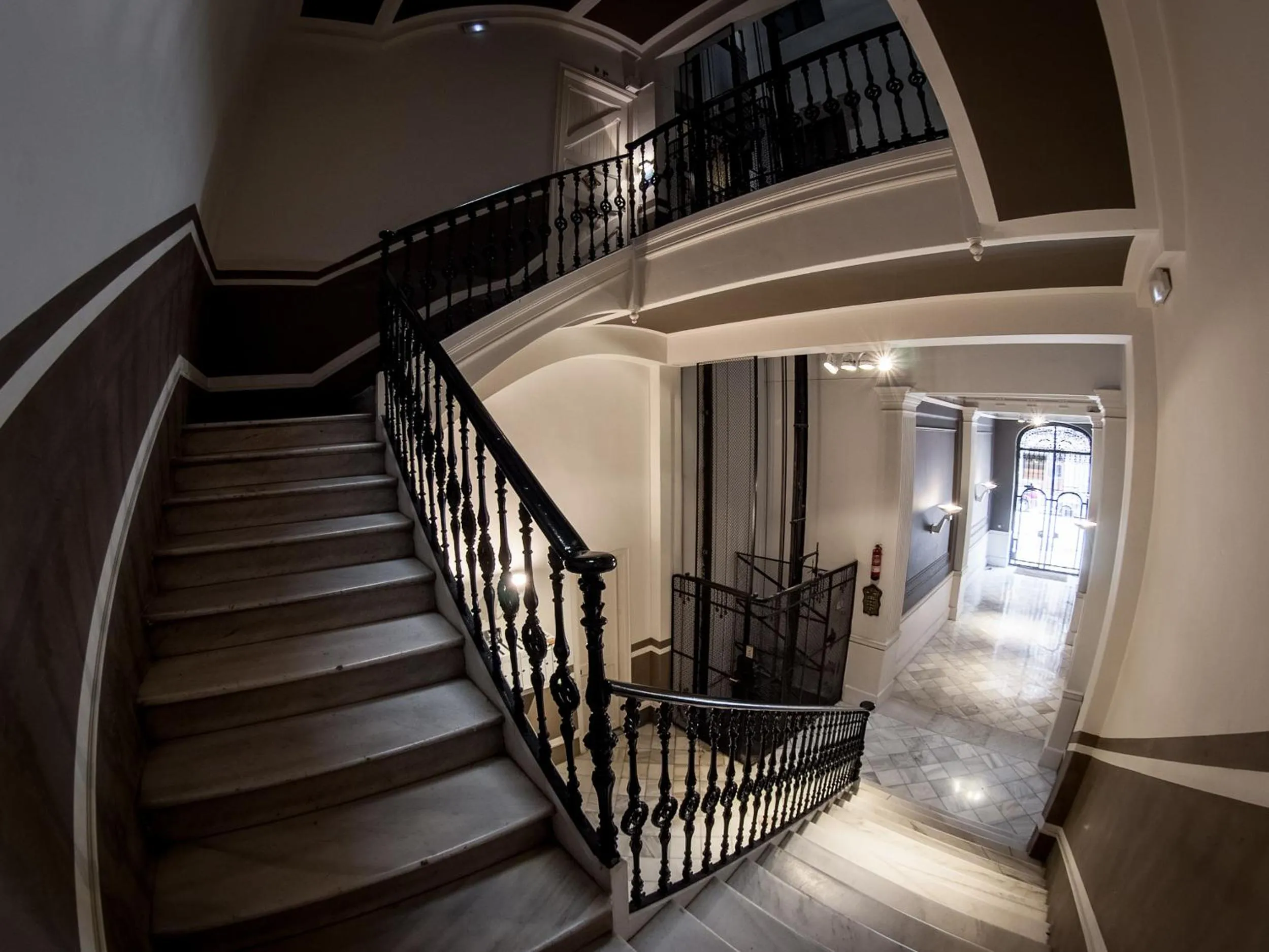 Facade/entrance in Mihlton Barcelona Boutique B&B