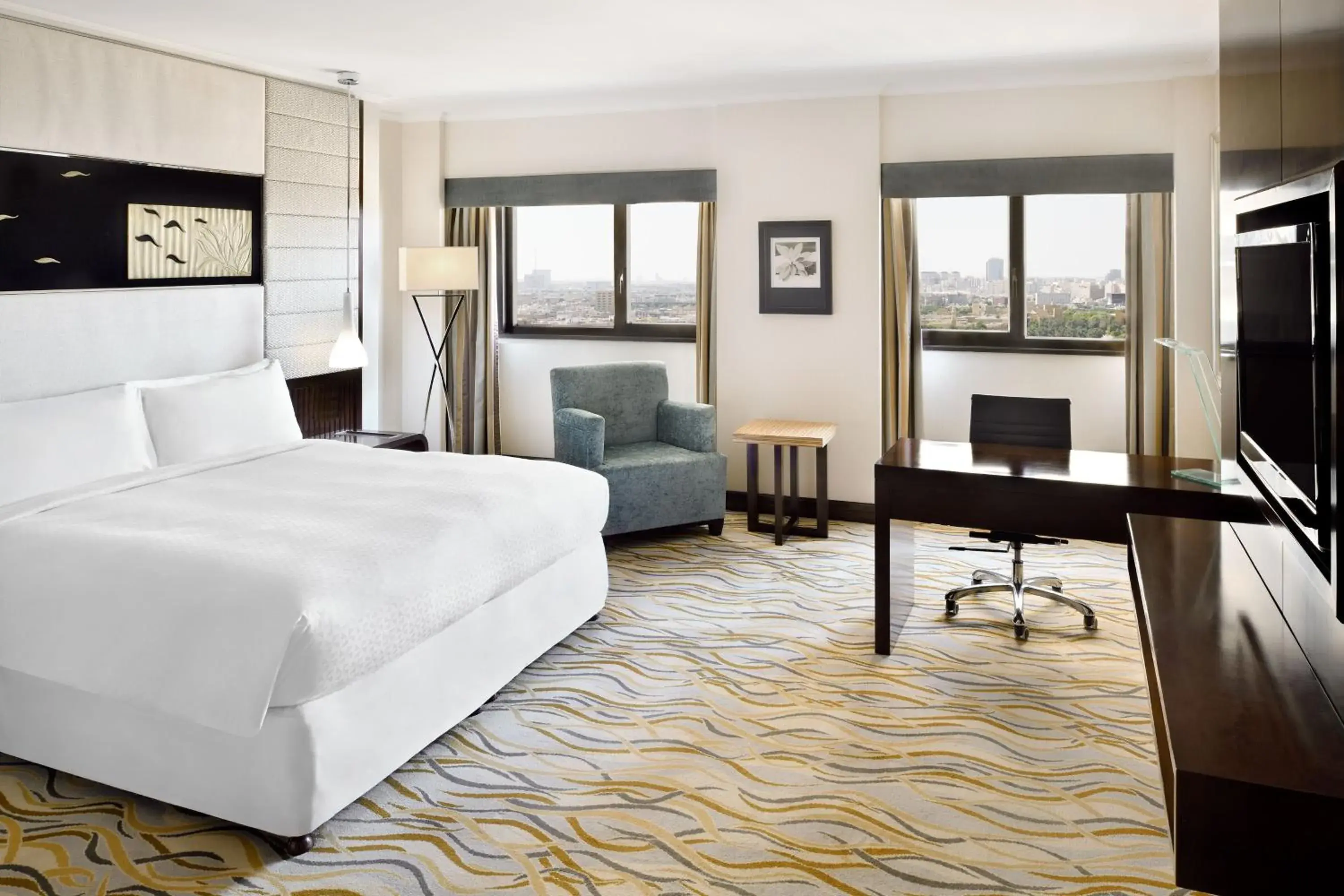 Superior guest room with king bed and city view in Four Points By Sheraton Riyadh Khaldia Superior guest room with king bed and city view in Four Points By Sheraton Riyadh Khaldia