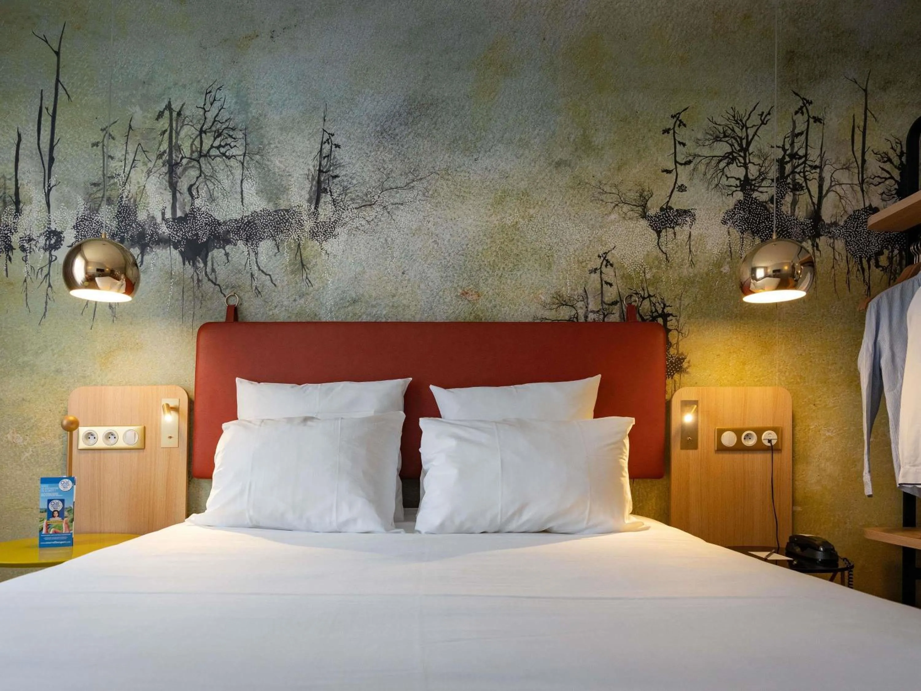 Bedroom, Bed in Mercure Saint Omer Centre Gare