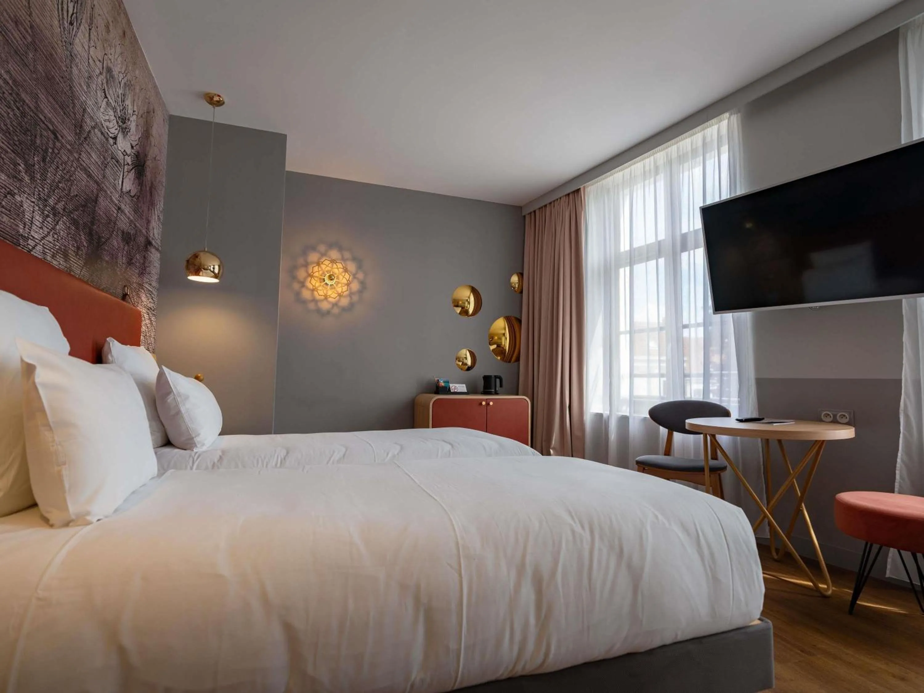 Bedroom, Bed in Mercure Saint Omer Centre Gare