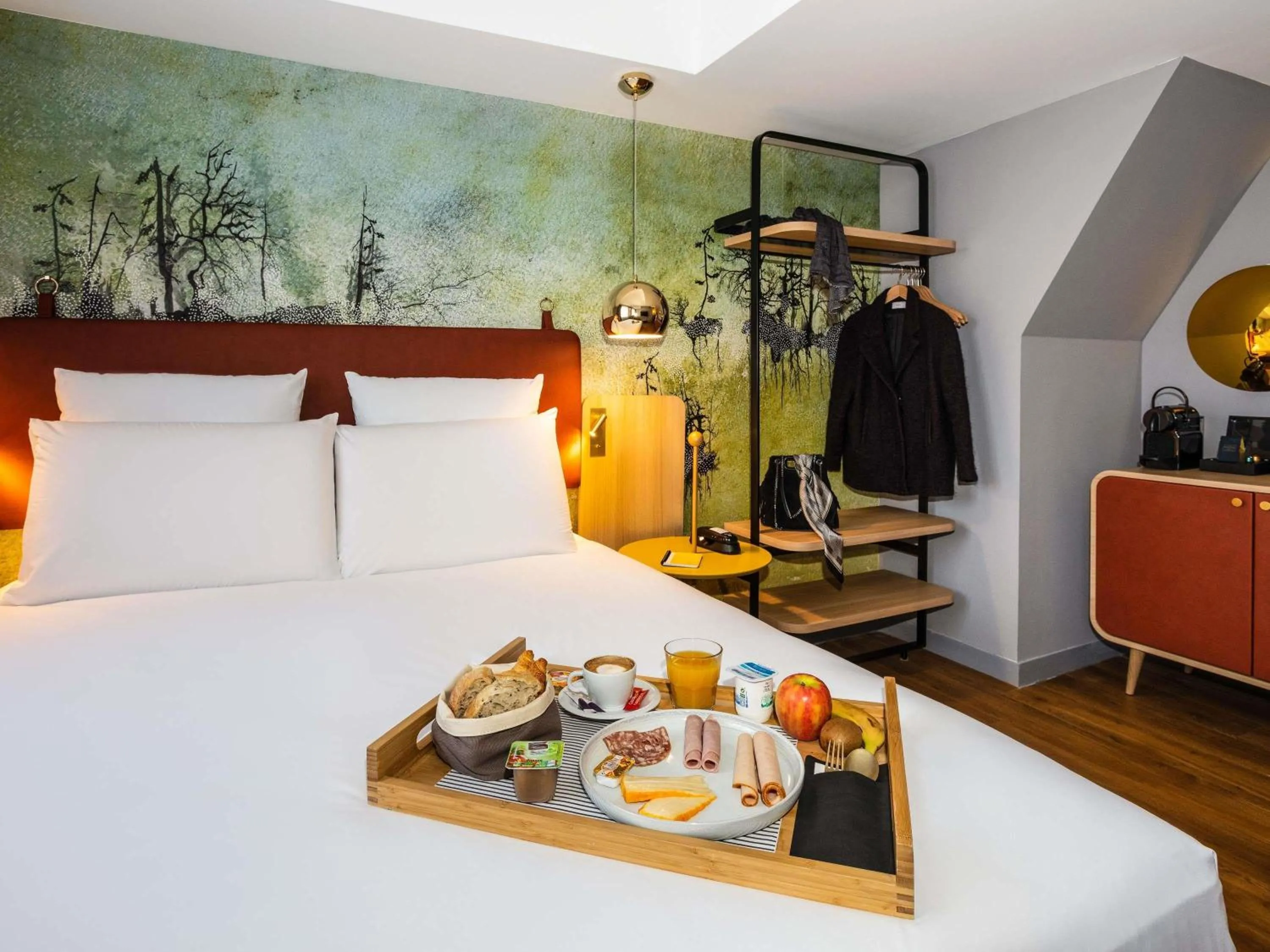 Bedroom, Bed in Mercure Saint Omer Centre Gare