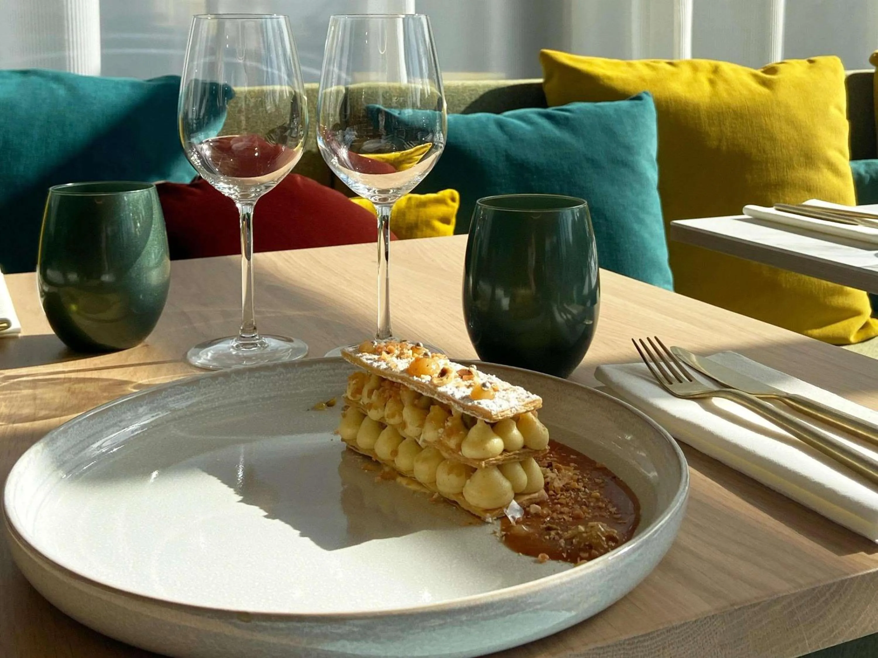 Restaurant/places to eat in Mercure Saint Omer Centre Gare