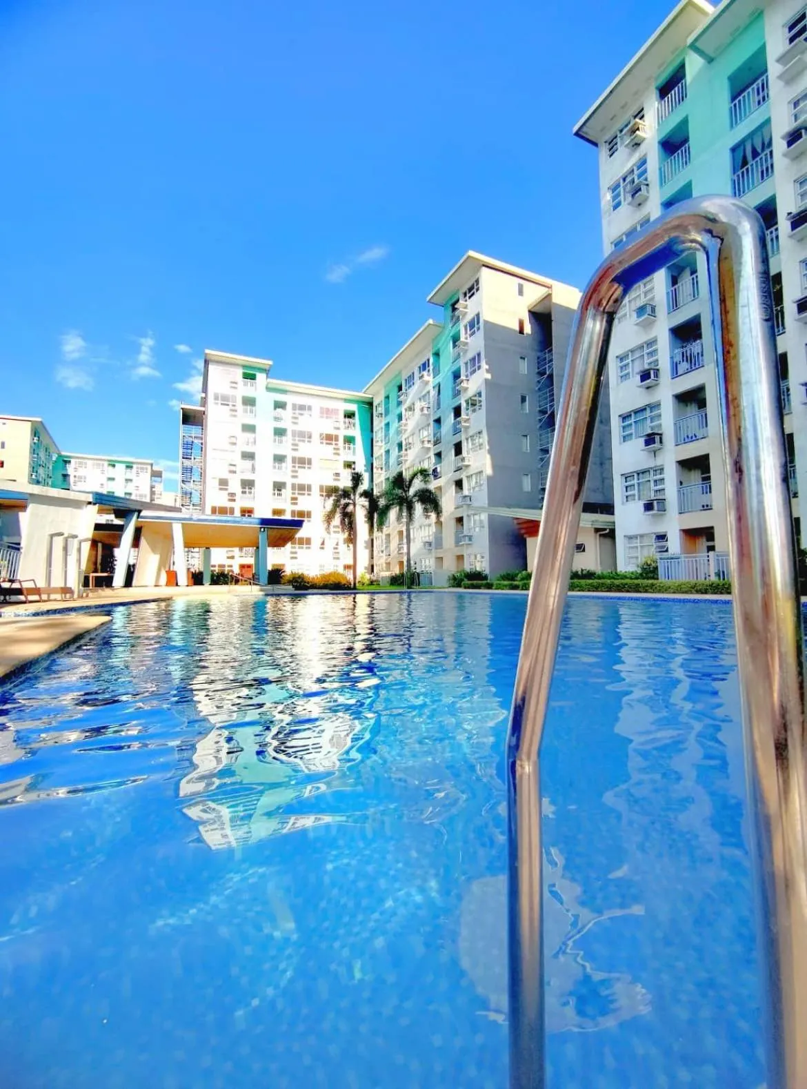 Swimming pool in Davao Condo 2BR Pool Wifi Netflix