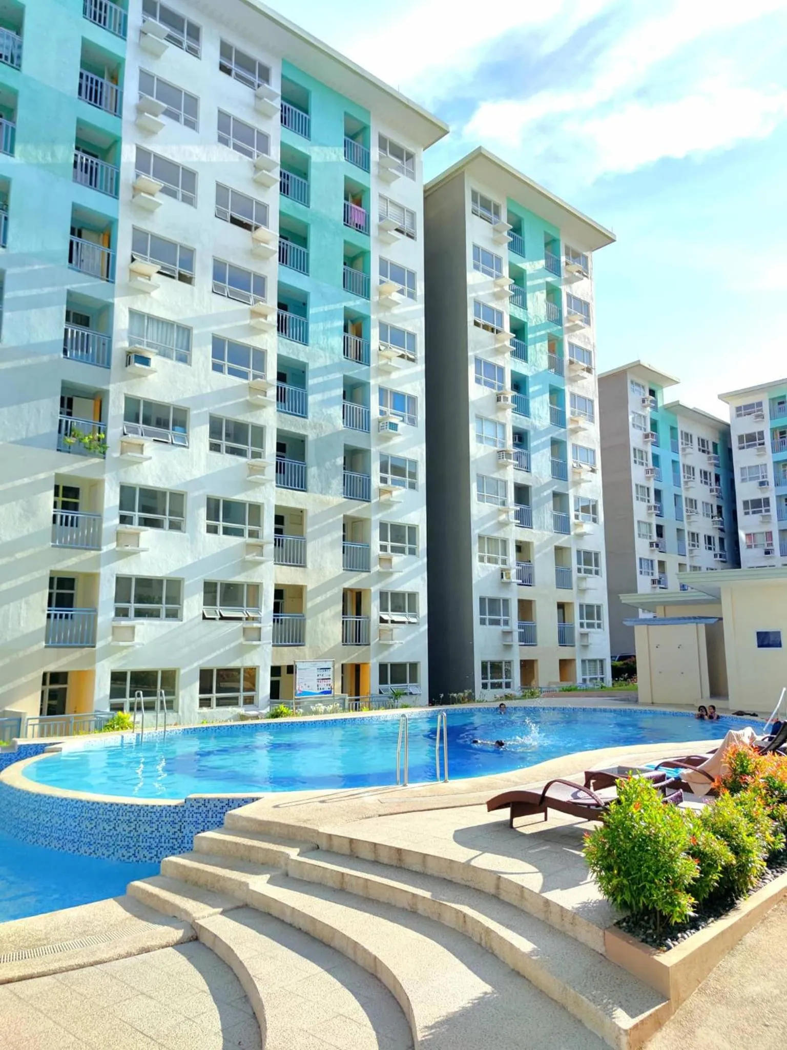Swimming pool in Davao Condo 2BR Pool Wifi Netflix