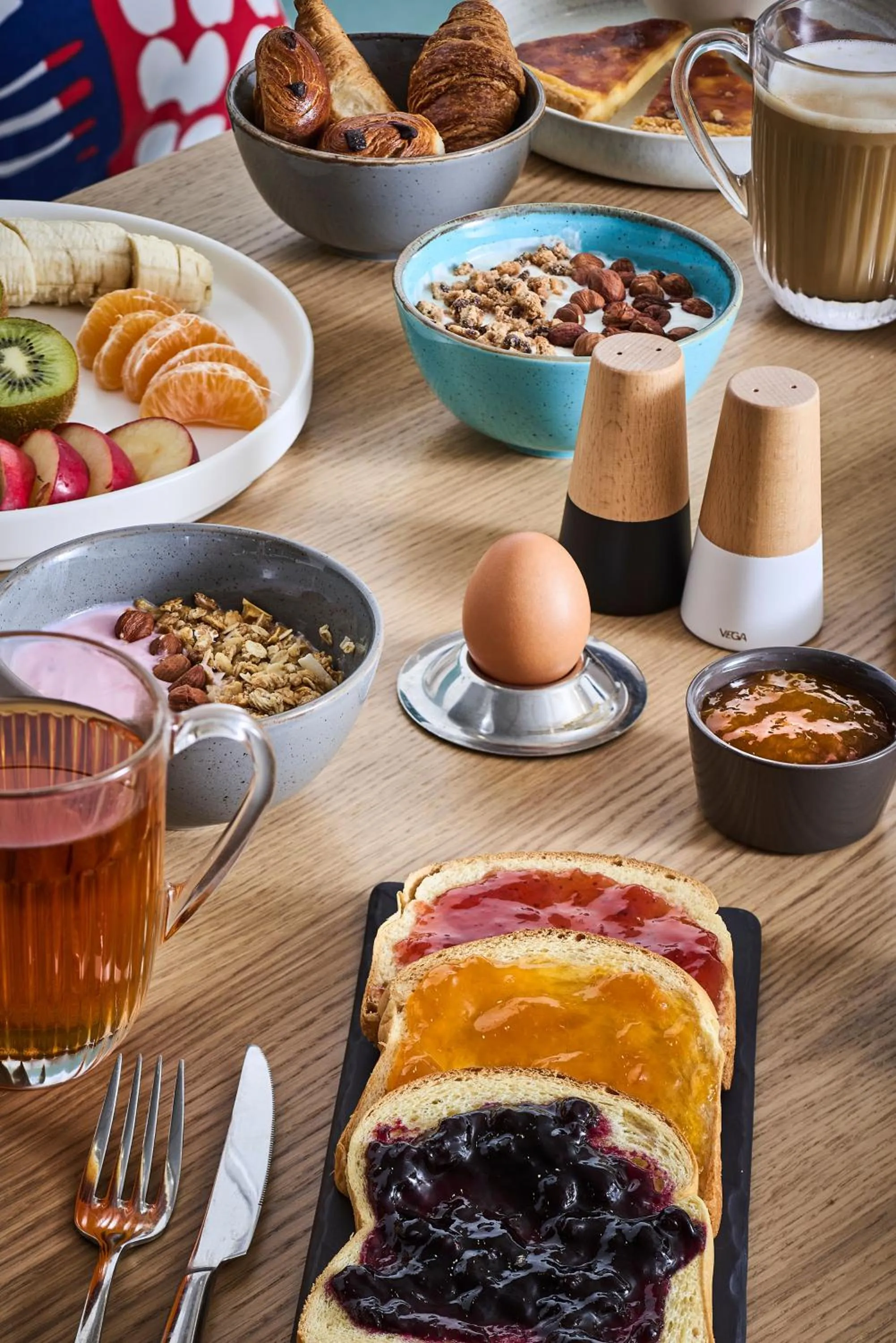 Breakfast in Hotel Cervantes by Happyculture