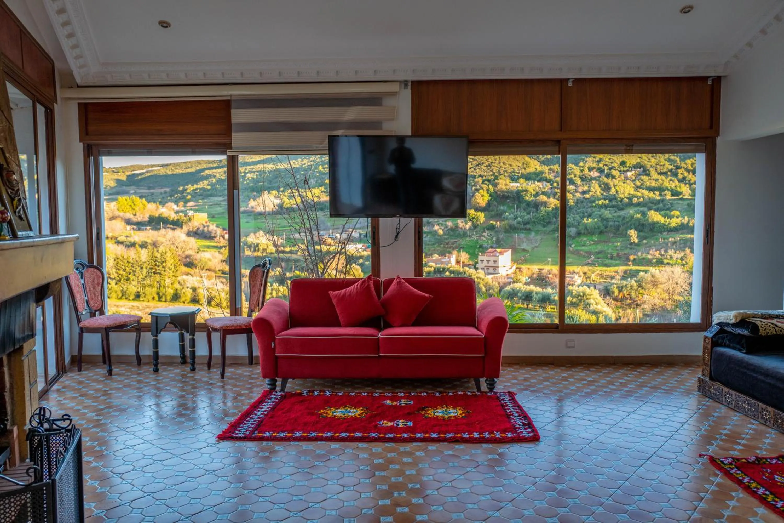 TV and multimedia in Dar Zayane