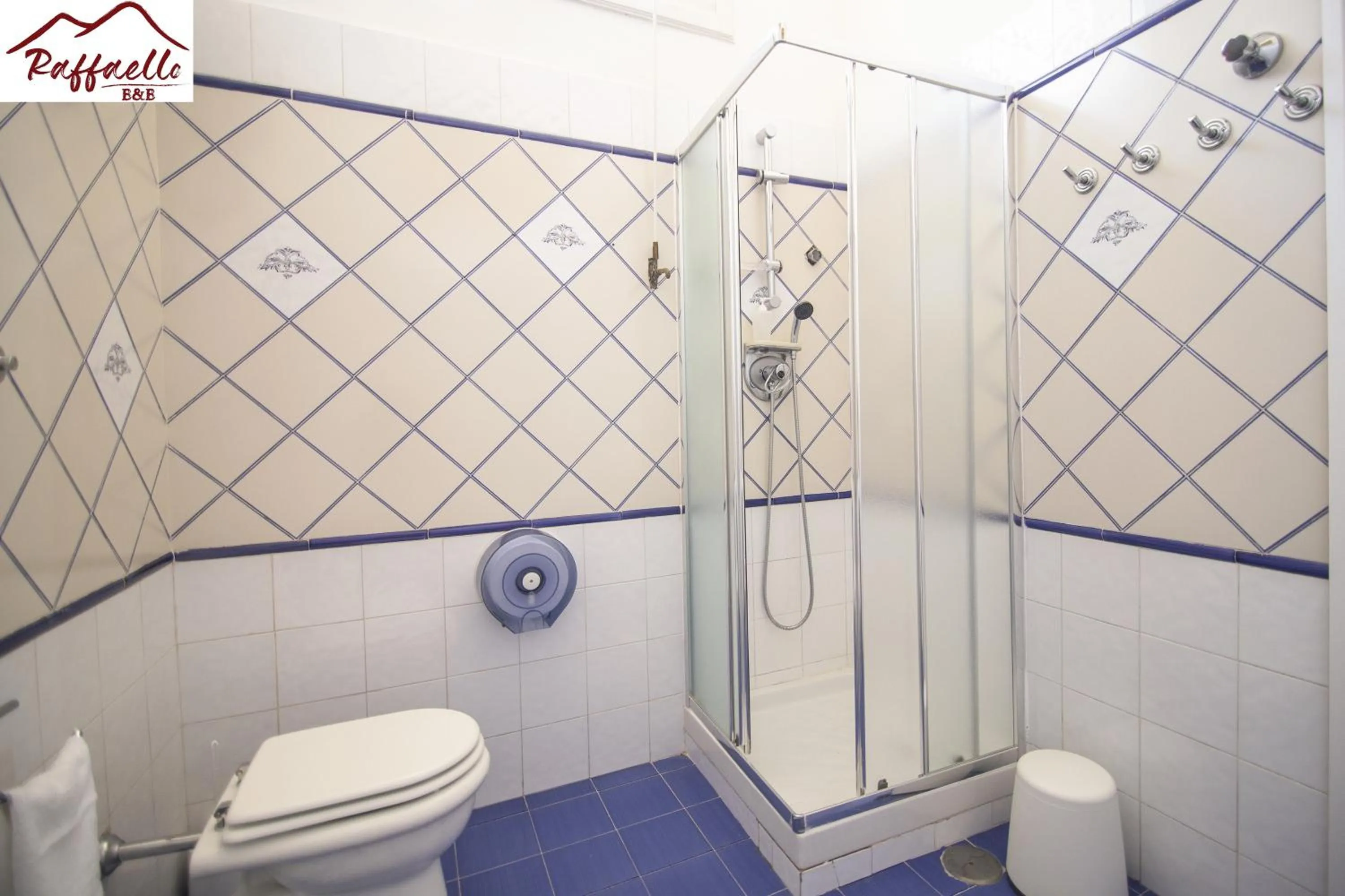 Bathroom in B & B Raffaello