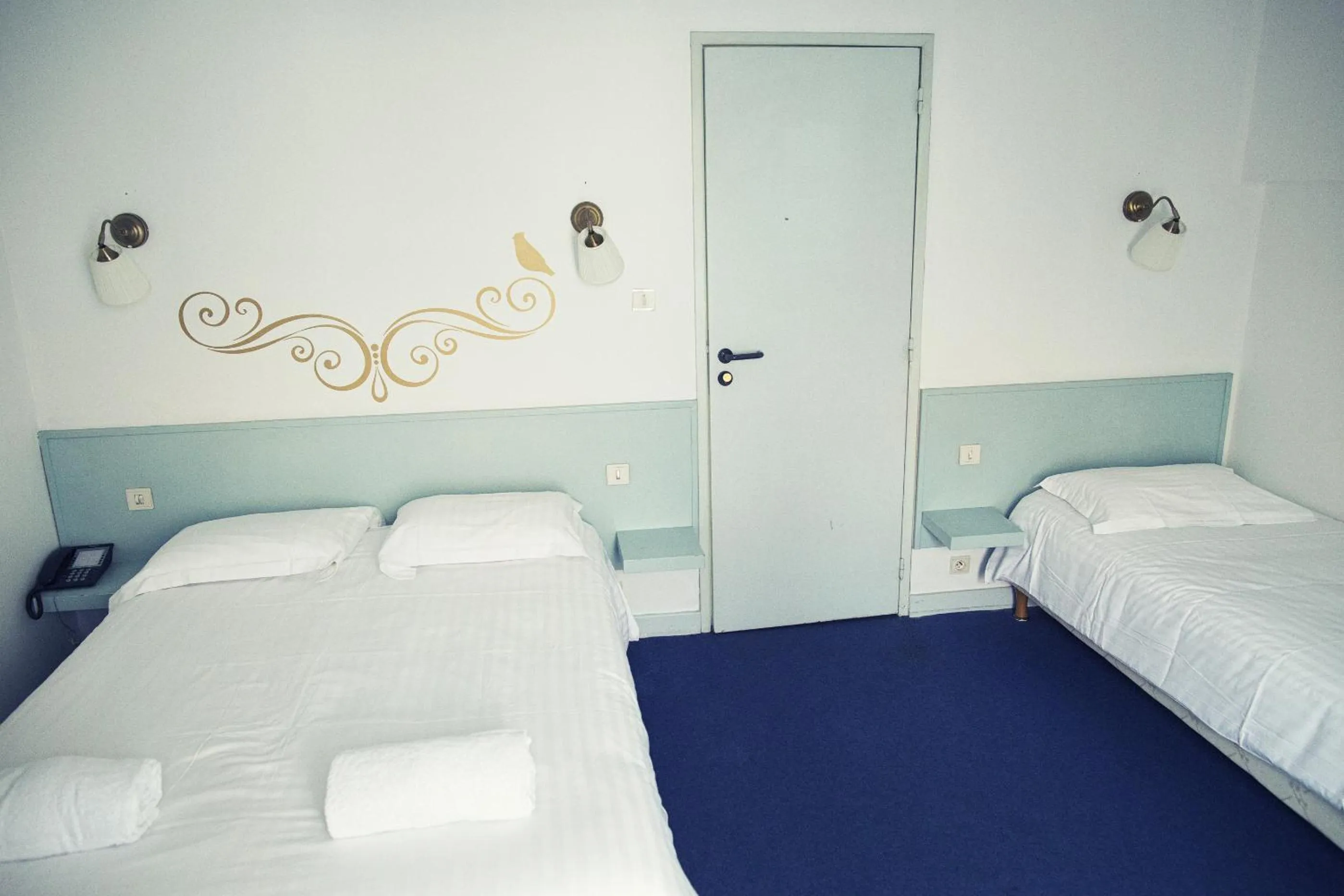 Bedroom, Bed in The Old Hotel Ravel Centre