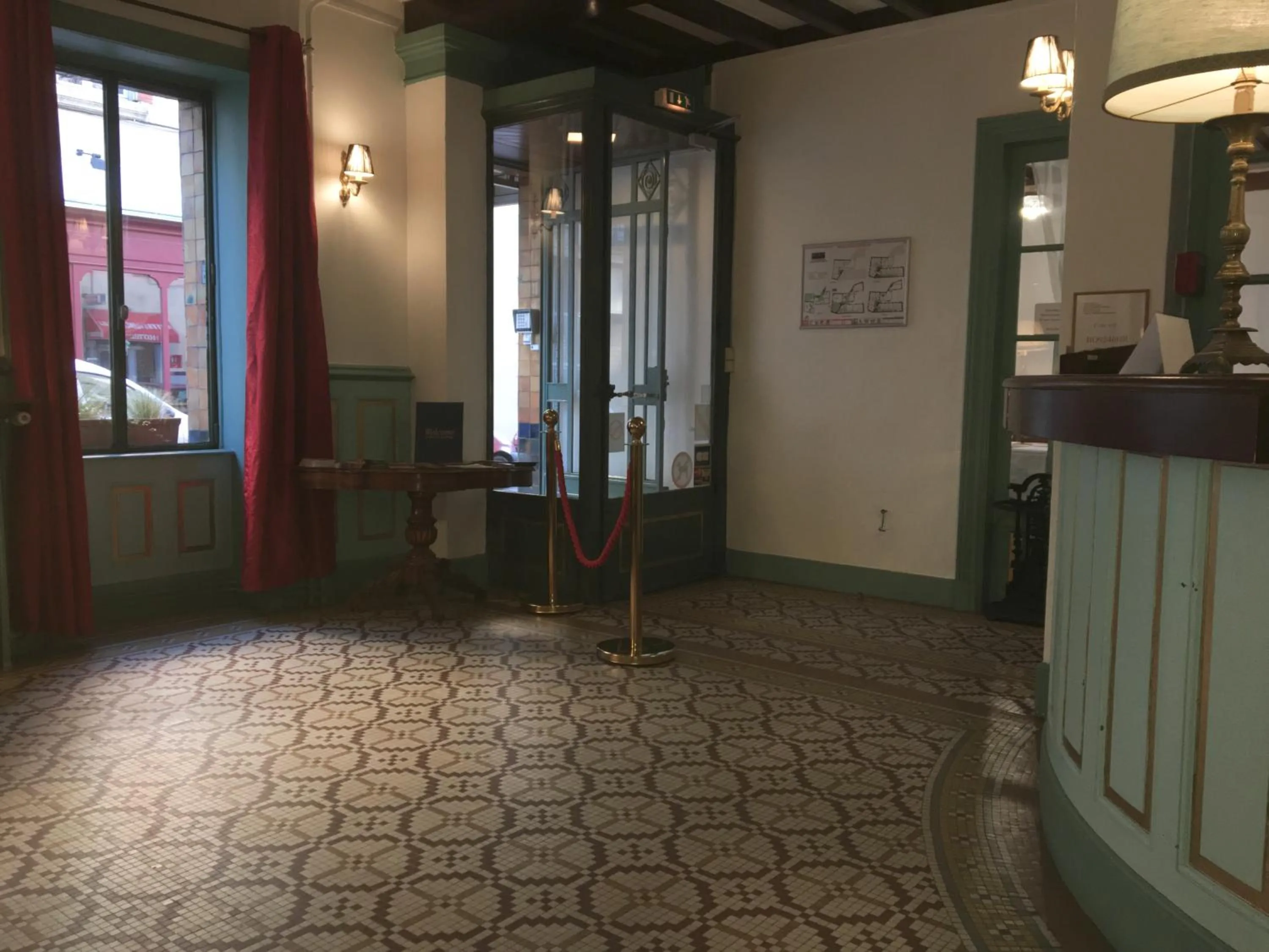 Lobby or reception in The Old Hotel Ravel Centre