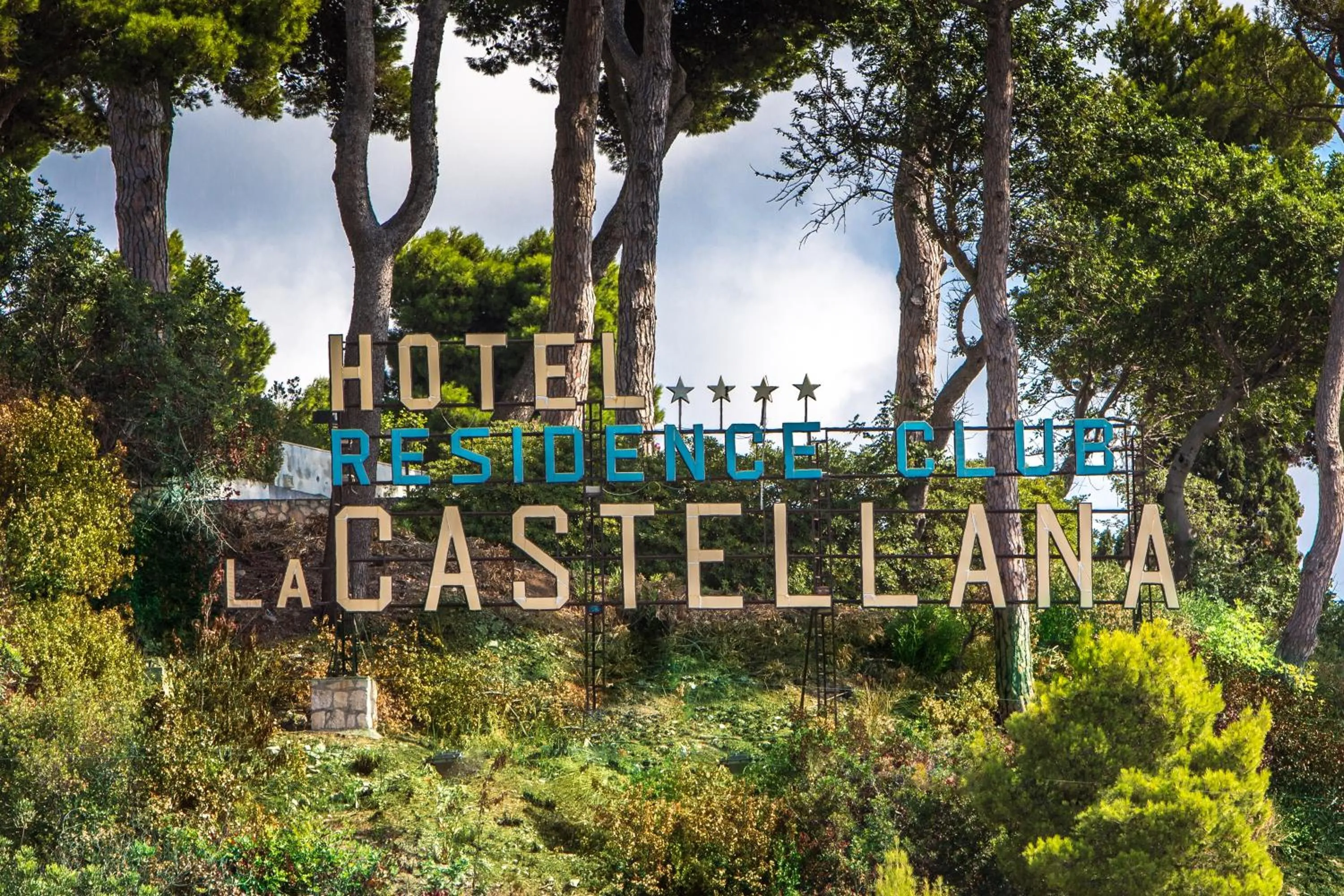 Facade/entrance in Hotel La Castellana