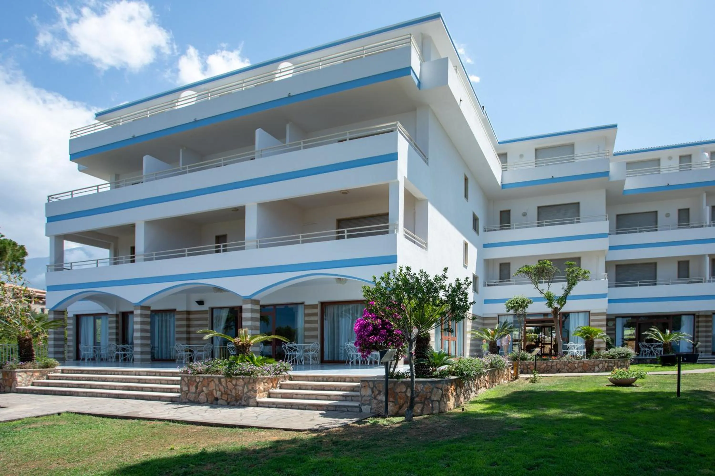 Facade/entrance in Hotel La Castellana