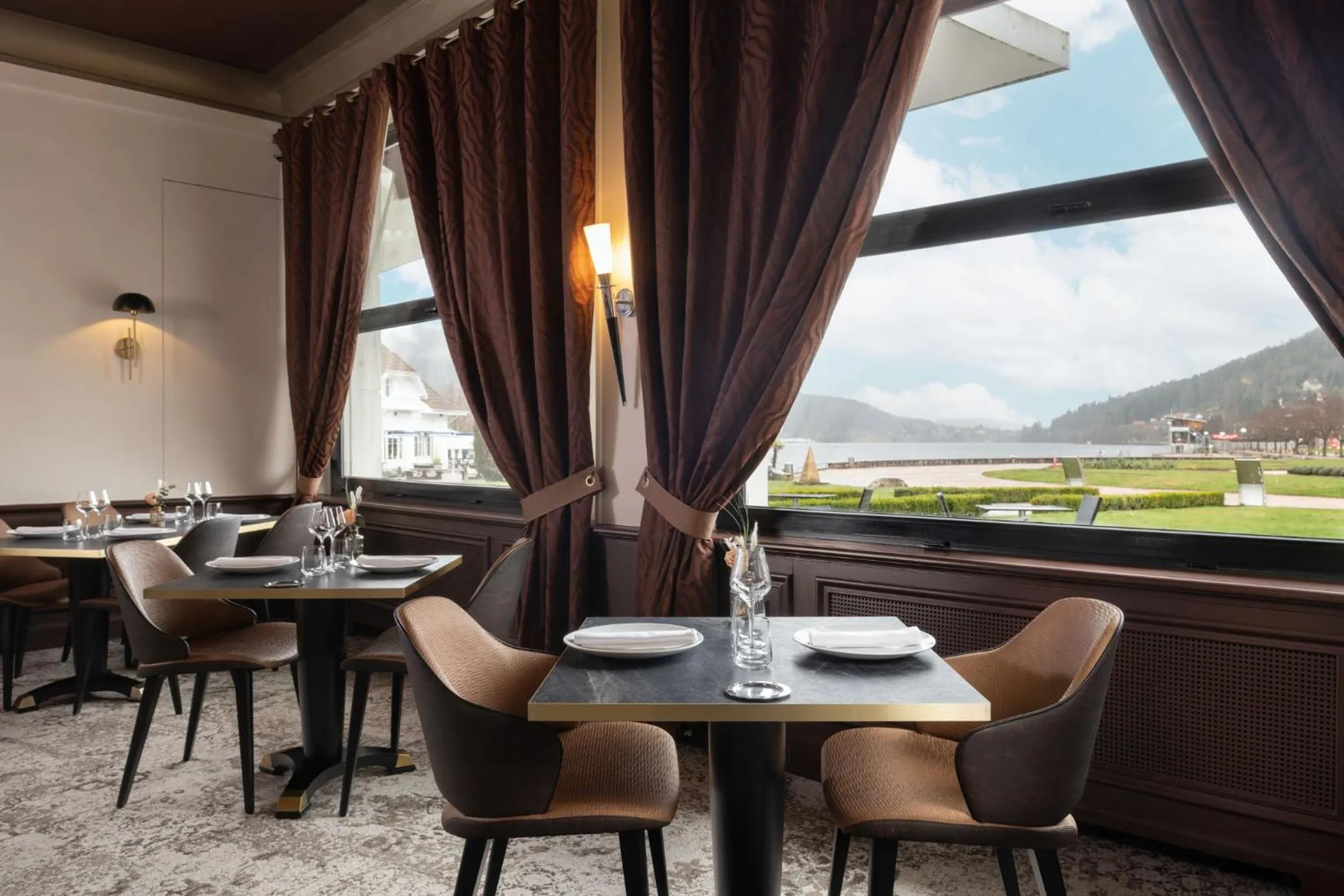 Restaurant/places to eat in Hôtel Beau Rivage