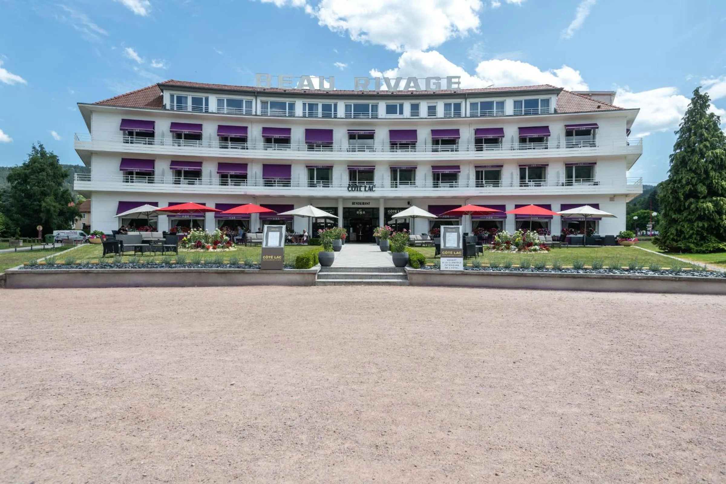 Property building in Hôtel Beau Rivage