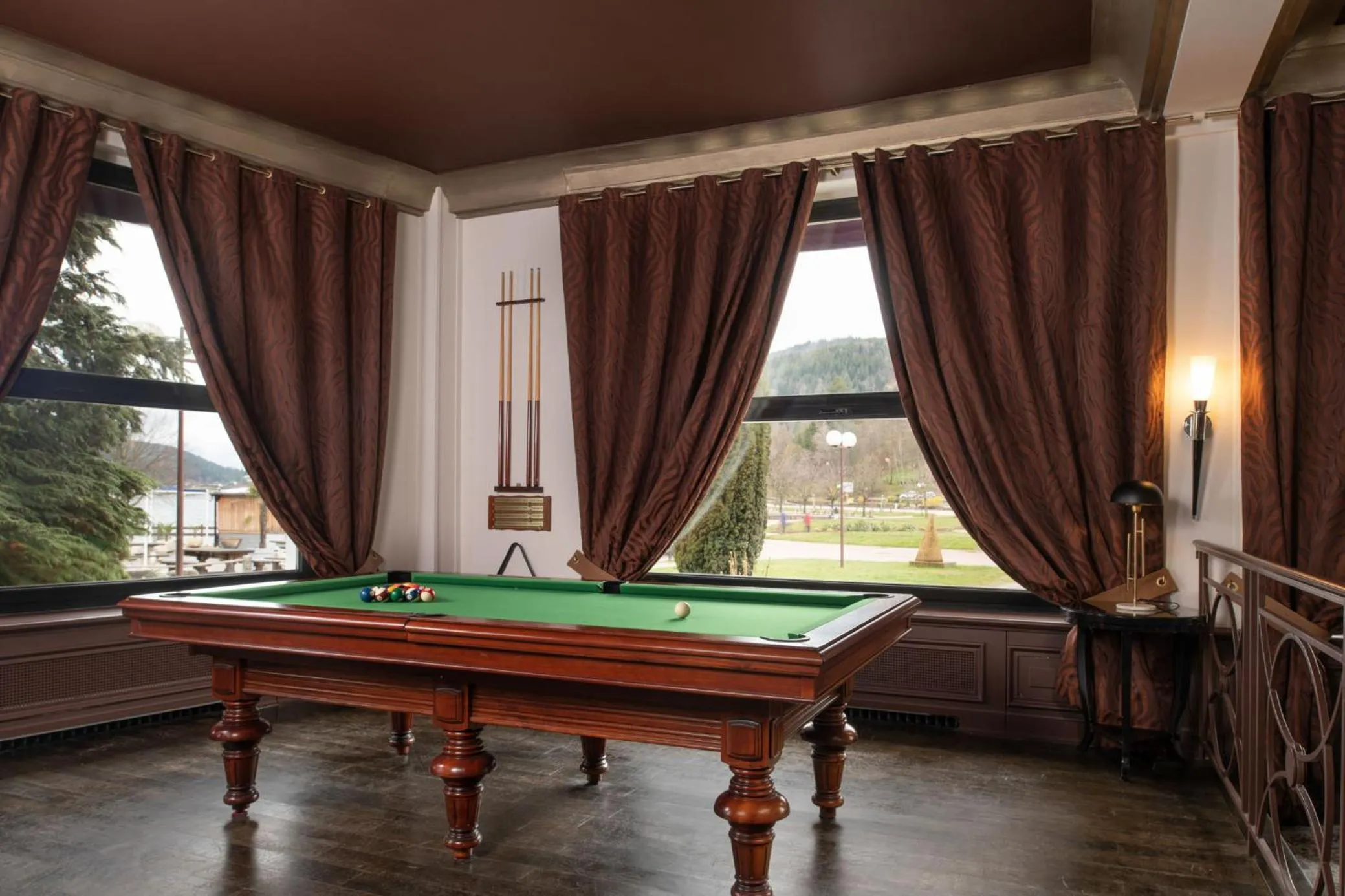 Billiard in Hôtel Beau Rivage