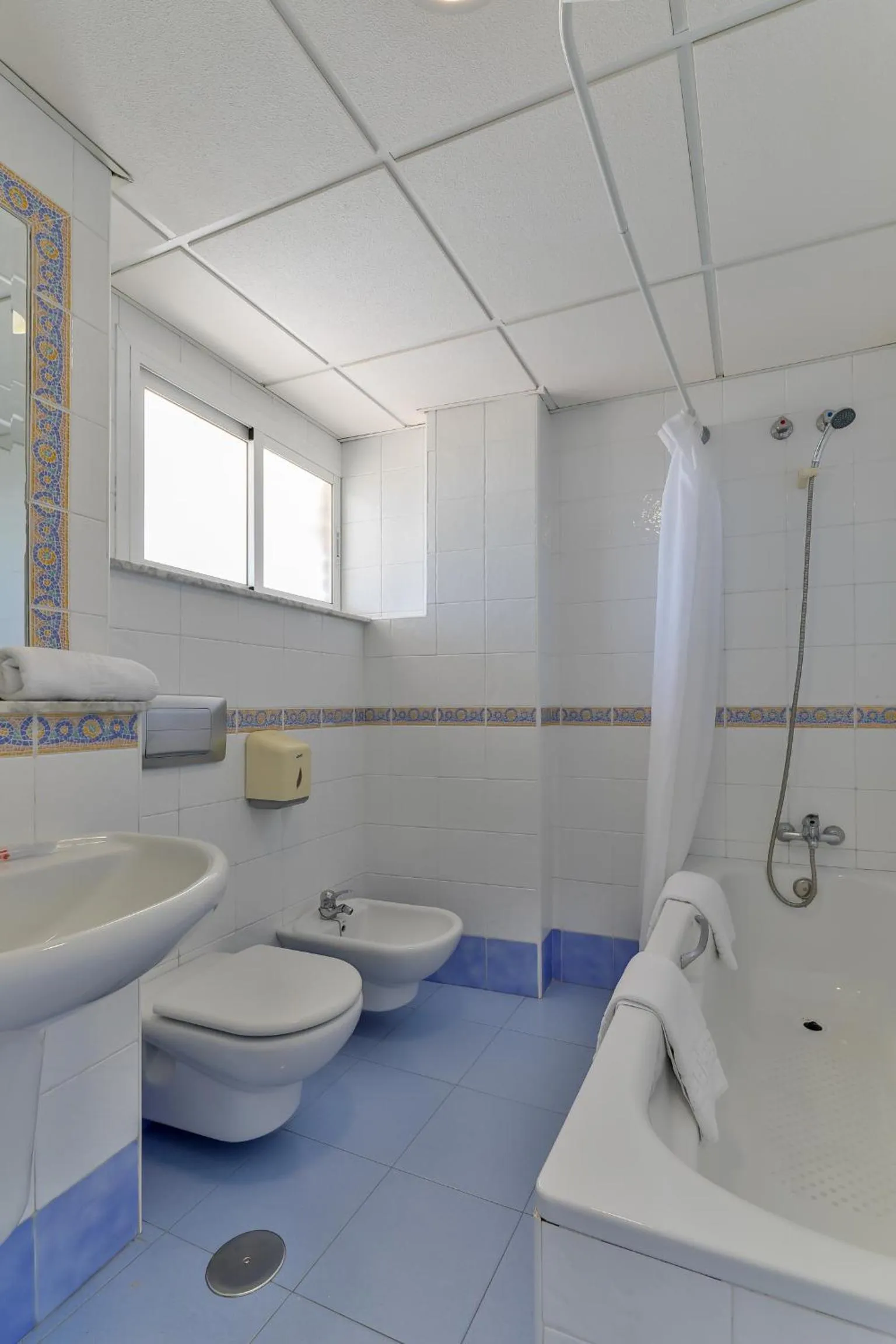 Bathroom in Hotel Polamar