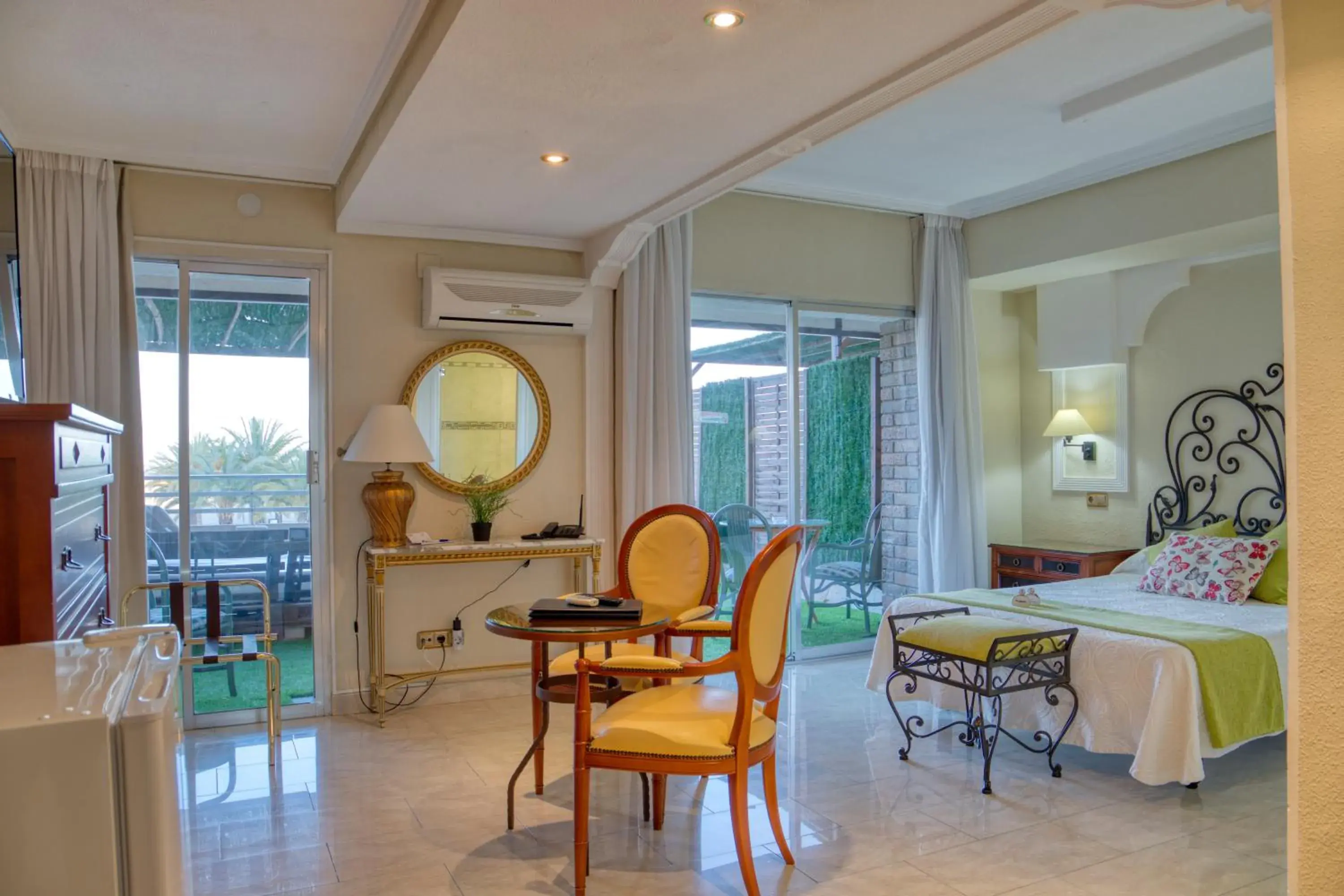 Deluxe Double Room with Spa Bath in Hotel Polamar Deluxe Double Room with Spa Bath in Hotel Polamar