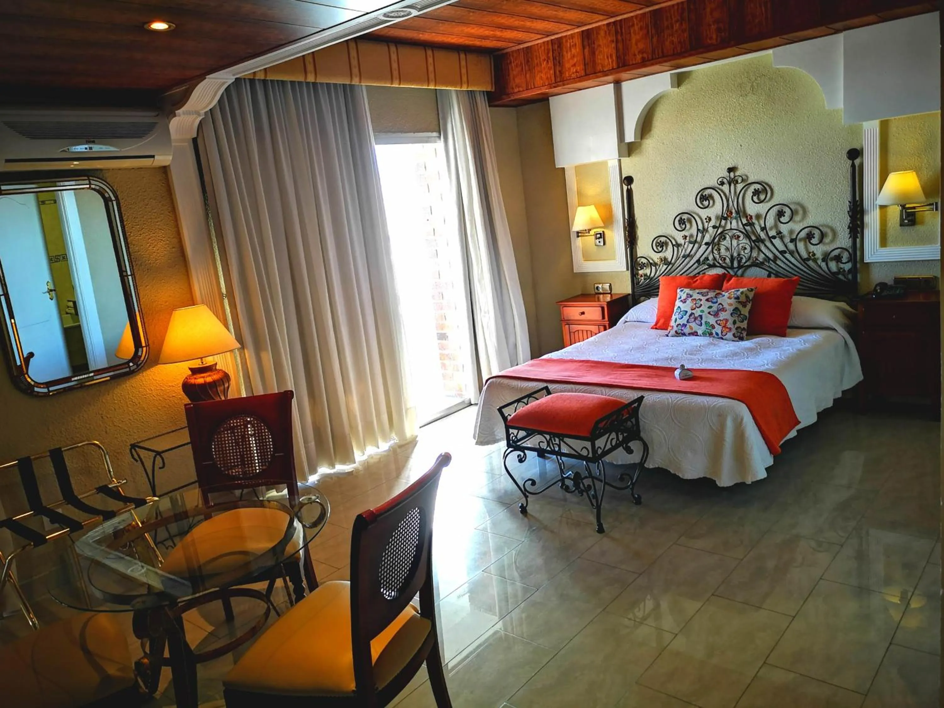 Photo of the whole room, Bed in Hotel Polamar