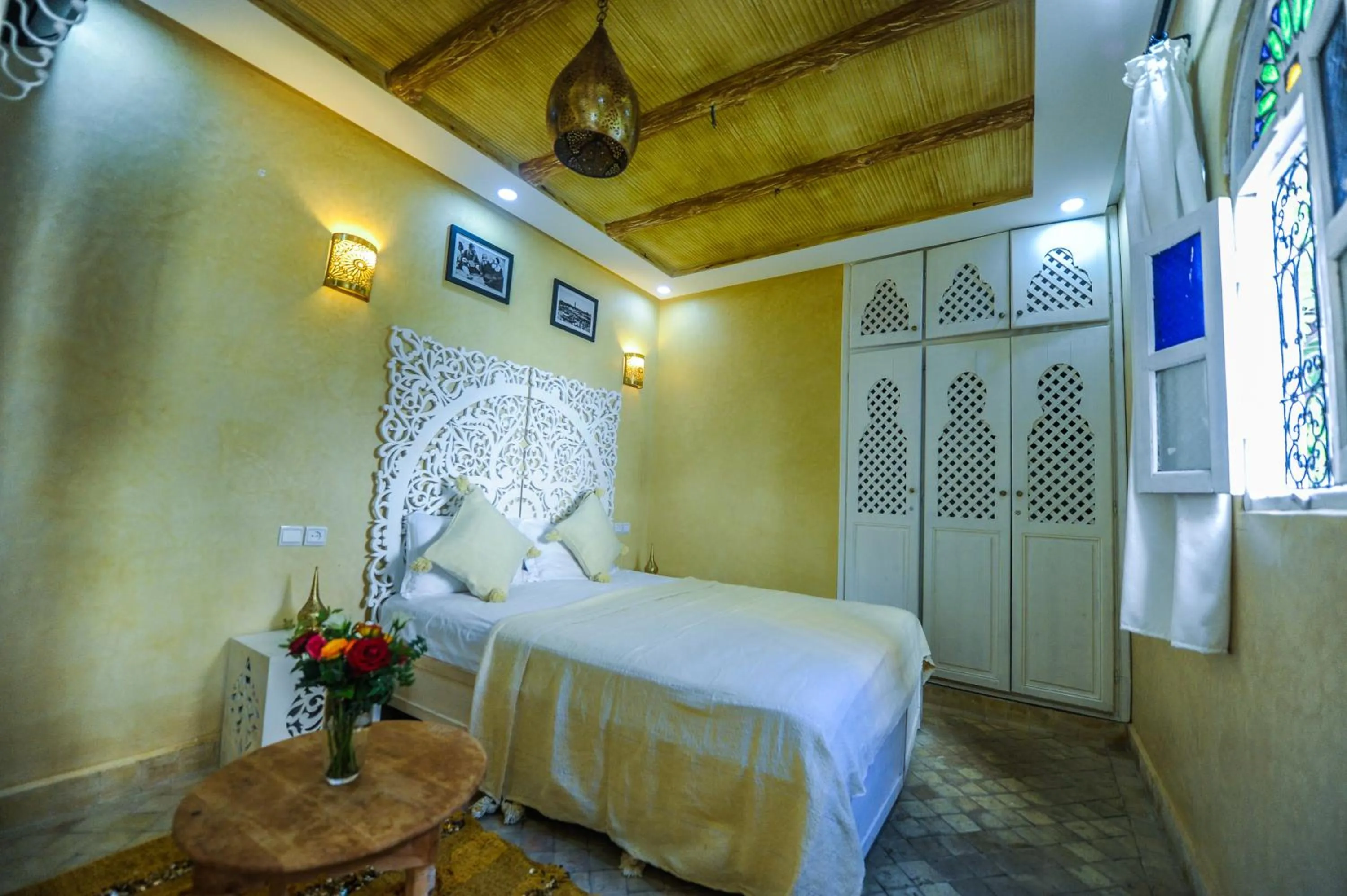Photo of the whole room, Bed in Riad Milouda