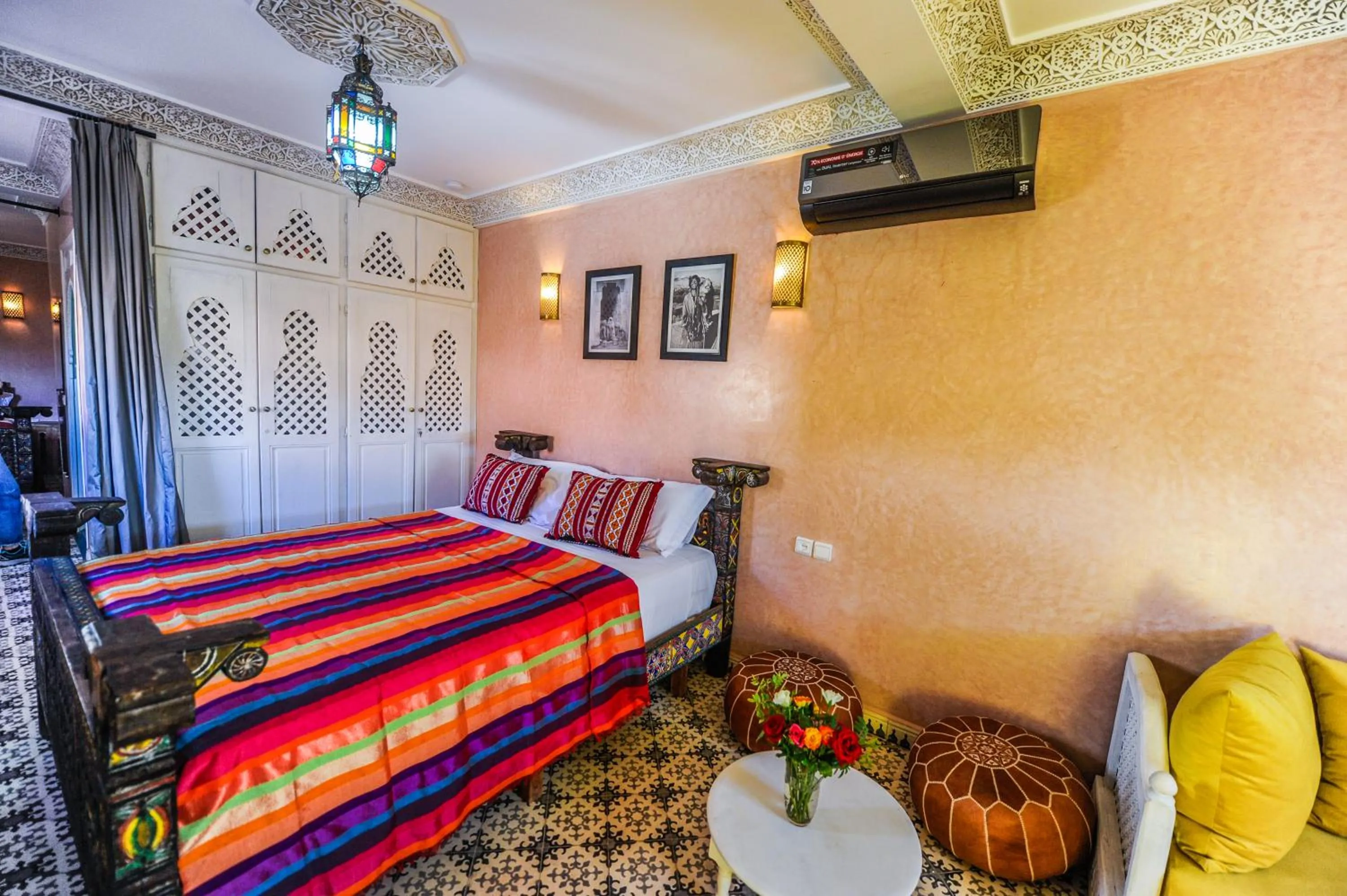 Photo of the whole room, Bed in Riad Milouda