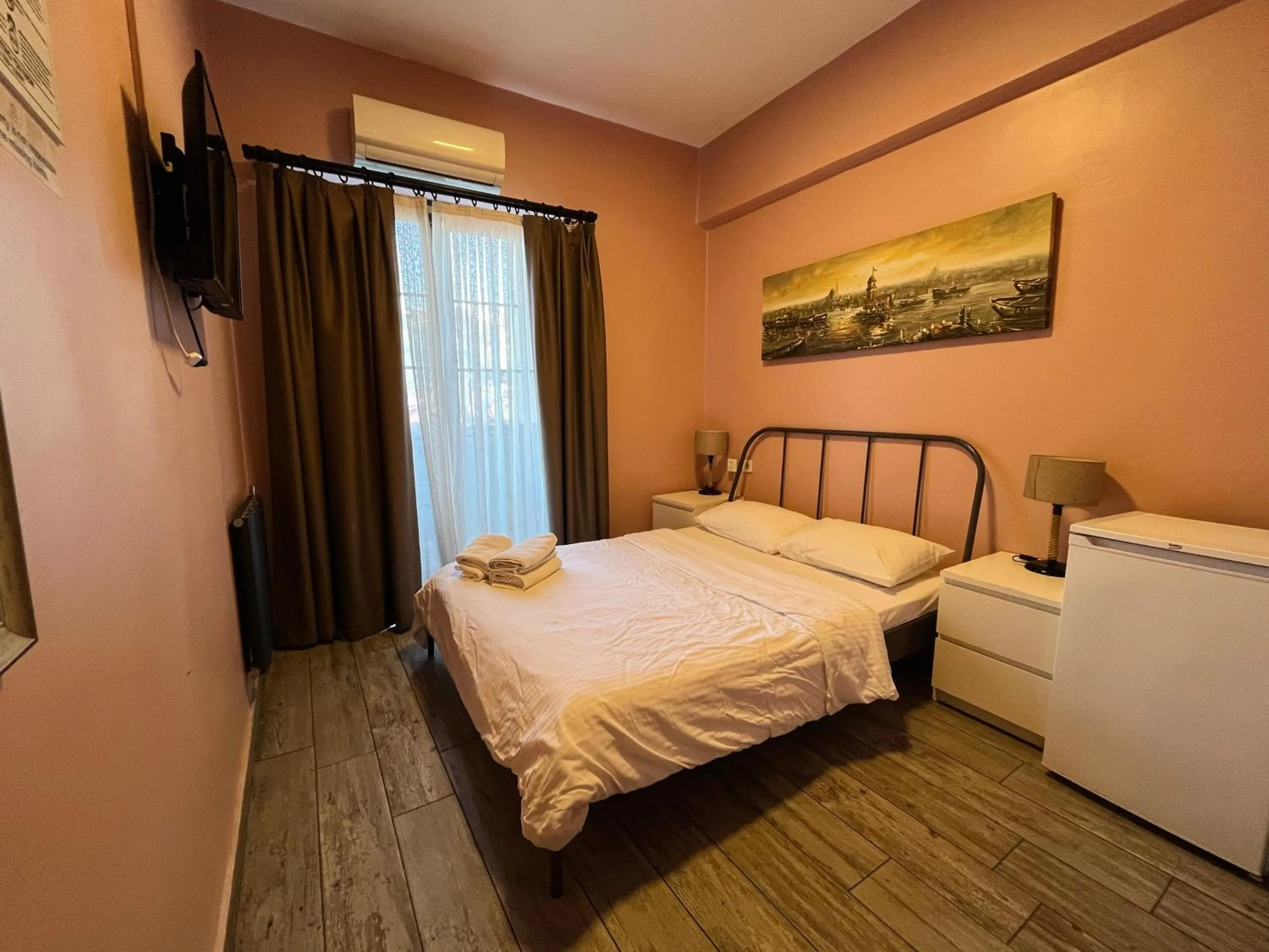 Photo of the whole room, Bed in Archeo