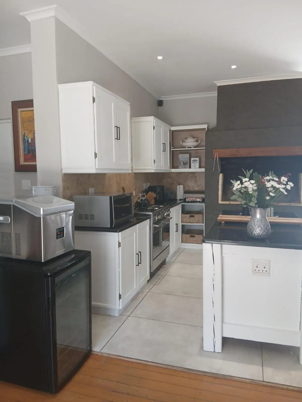 Kitchen or kitchenette in Villa Blu Guesthouse