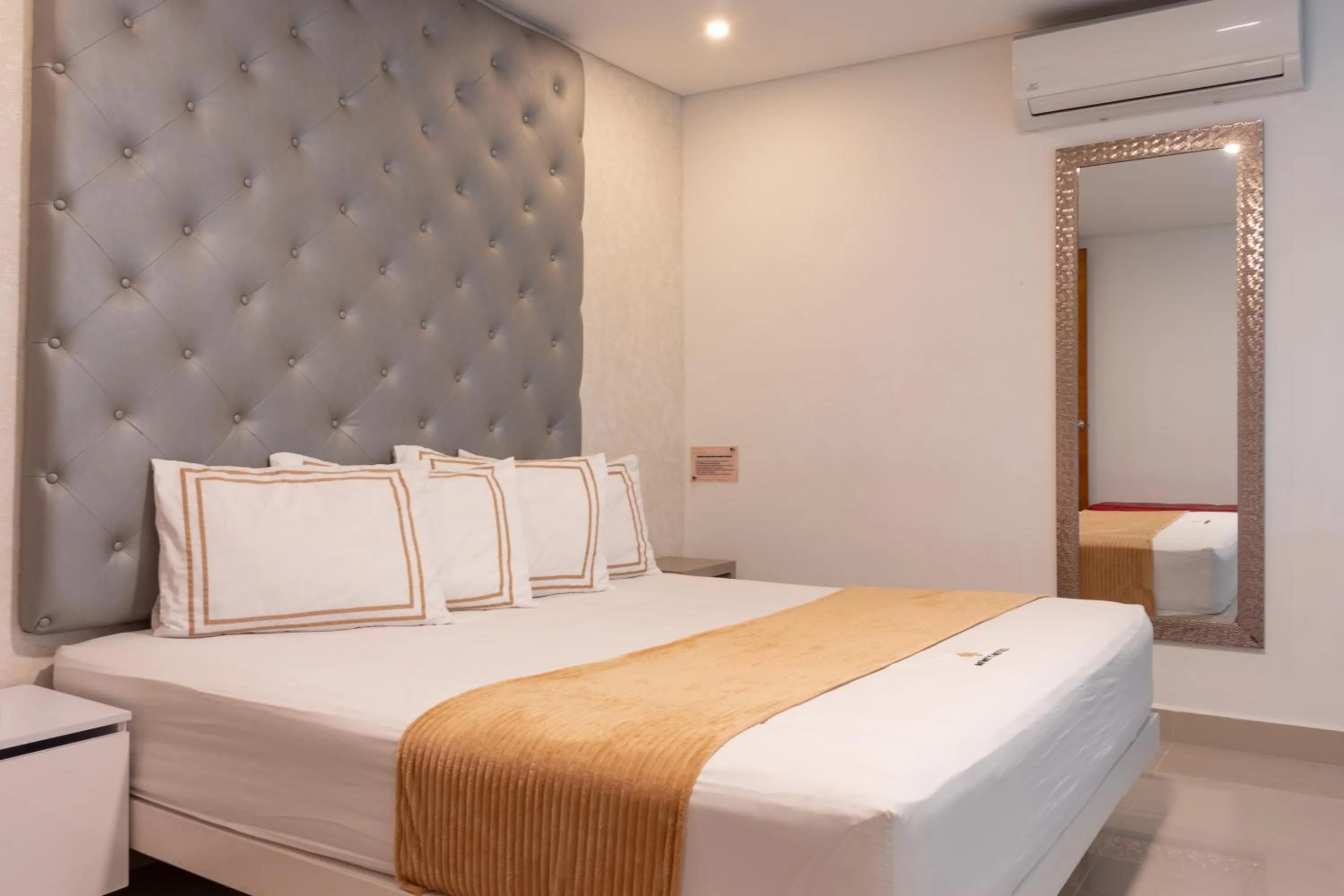 Photo of the whole room, Bed in Infinity Hotel