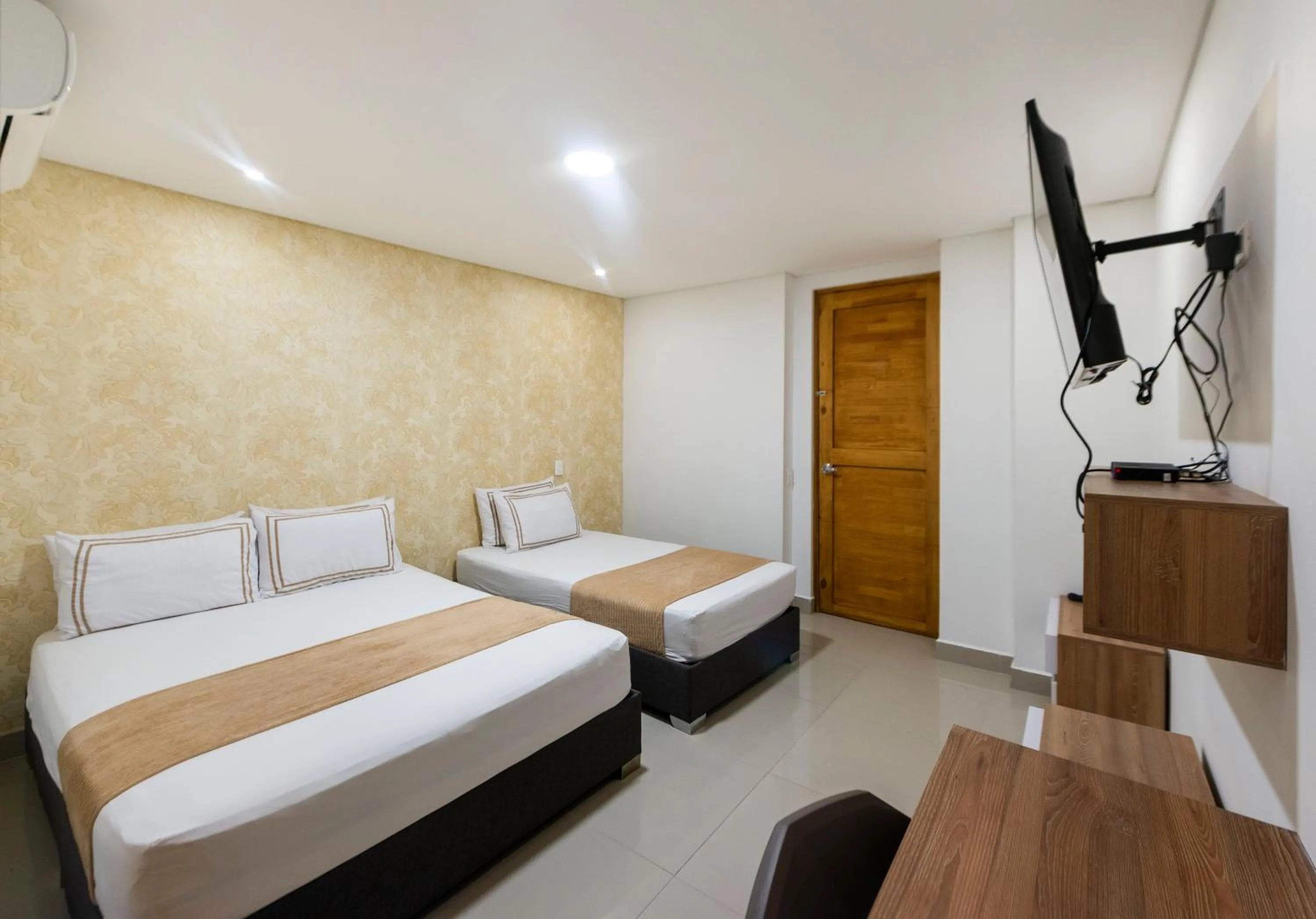 TV and multimedia, Bed in Infinity Hotel