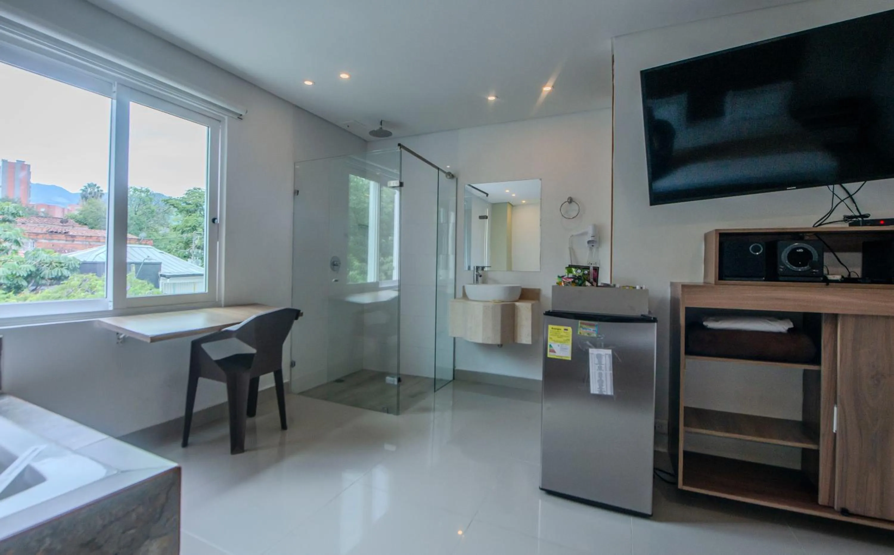 Photo of the whole room in Infinity Hotel