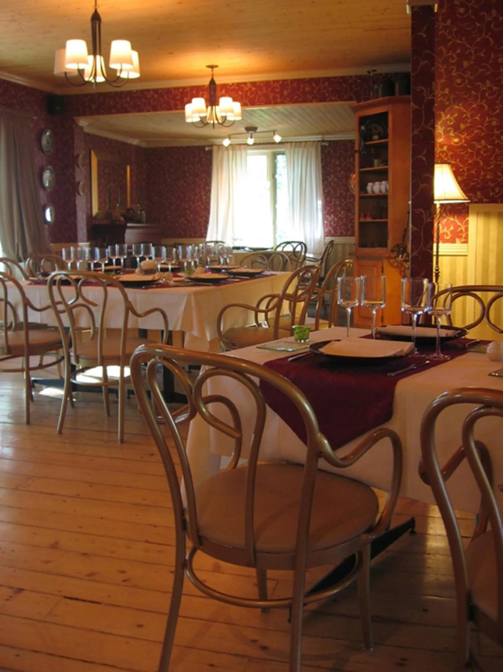 Restaurant/places to eat in Manoir du Lac Sept-Îles