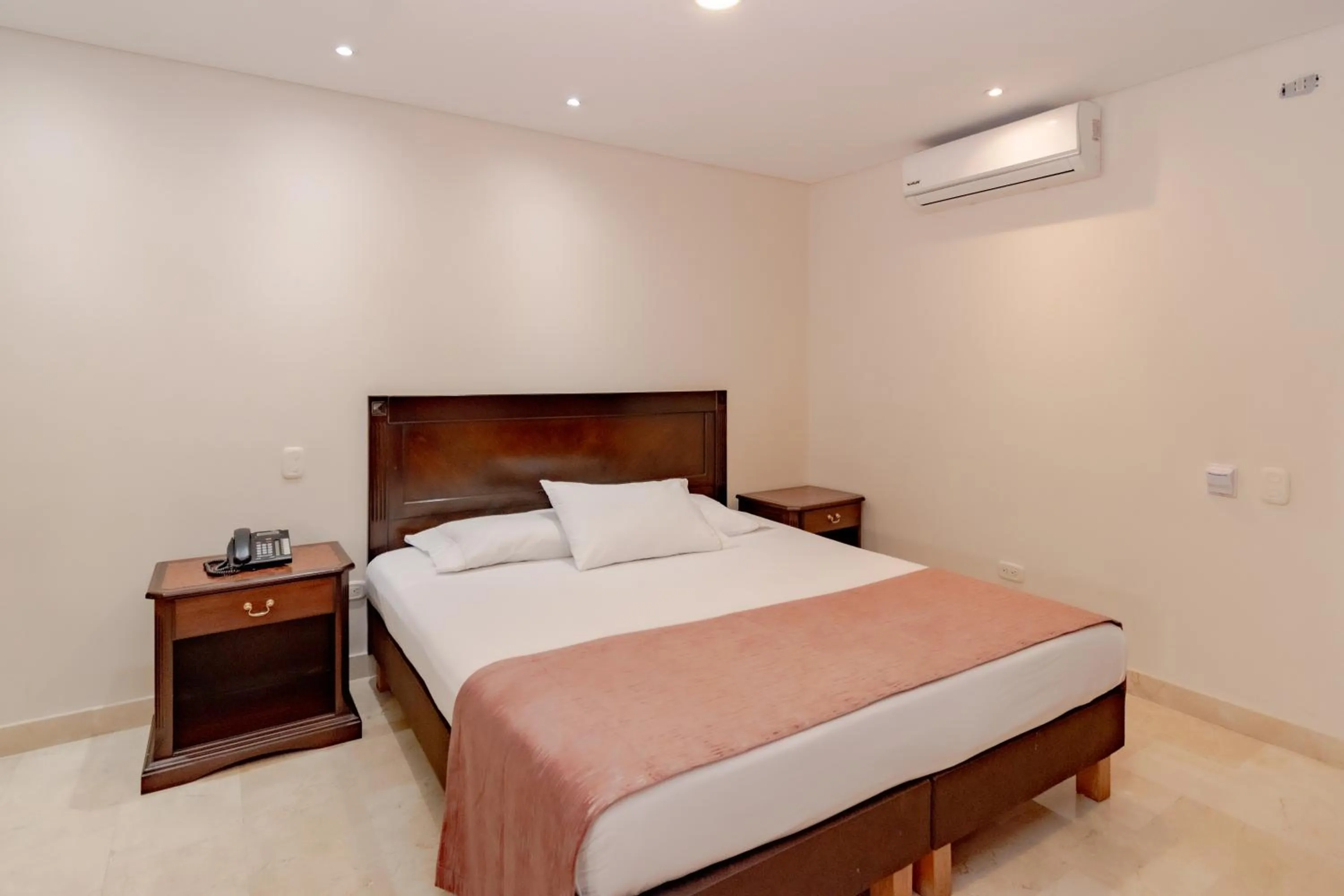 air conditioner, Bed in Hotel San Pedro del Fuerte