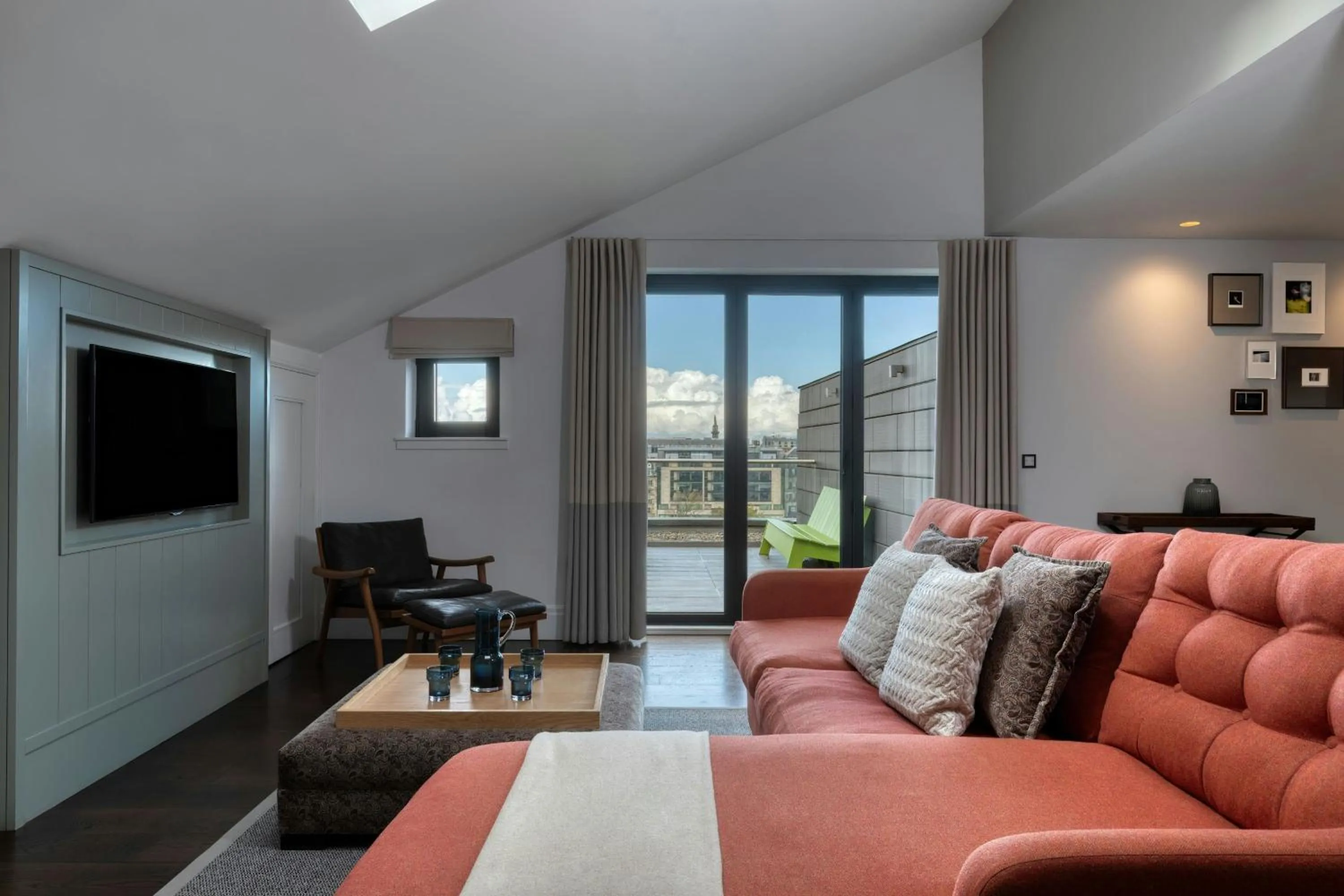 Living room in Old Town Chambers, Autograph Collection